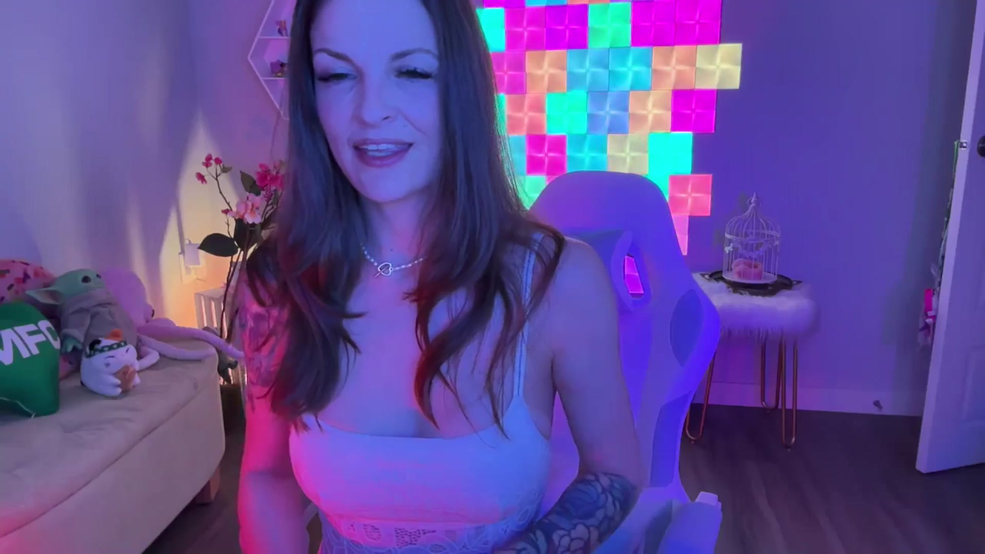 Gallery image thumbnail from EveeMinx's myfreecams stream on, 05/07/2026, 07:10 image 3 of 20