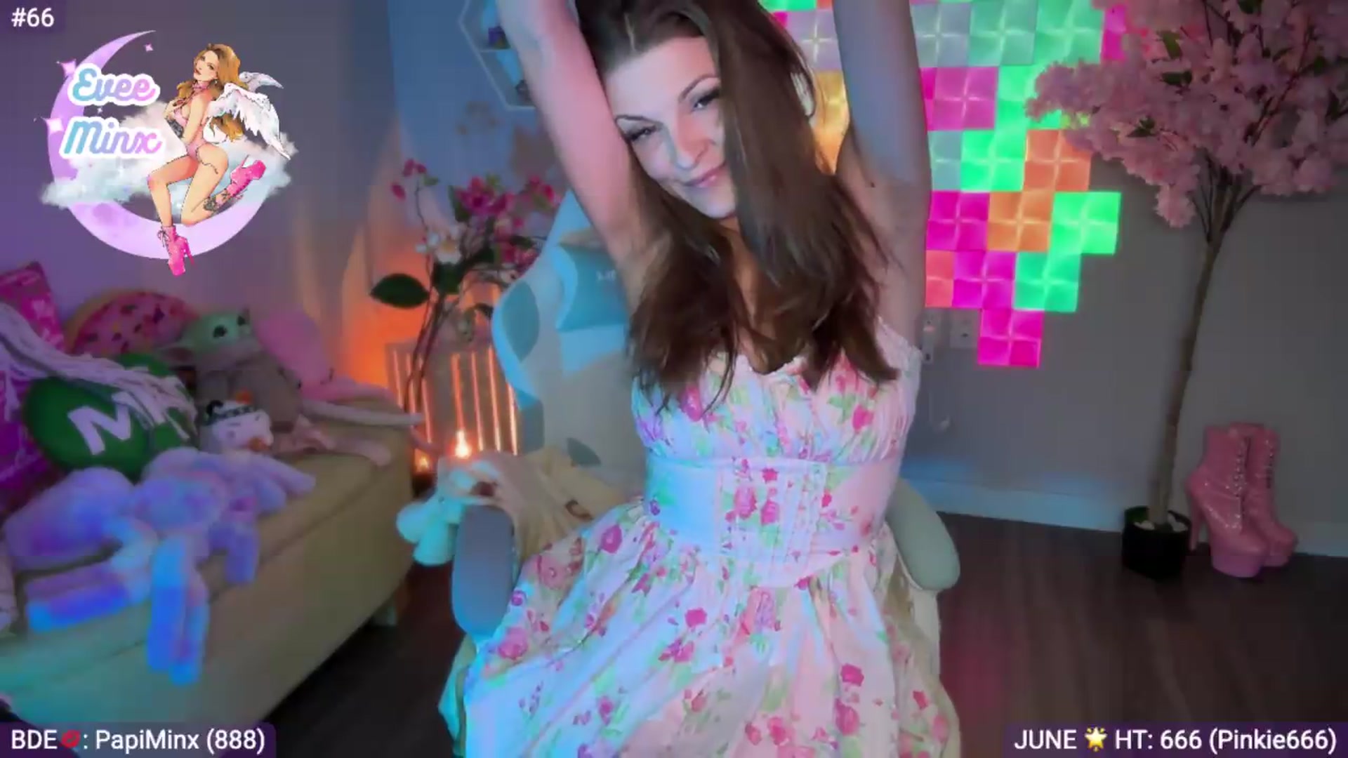 Gallery image thumbnail from EveeMinx's myfreecams stream on, 06/01/2026, 09:03 image 8 of 20