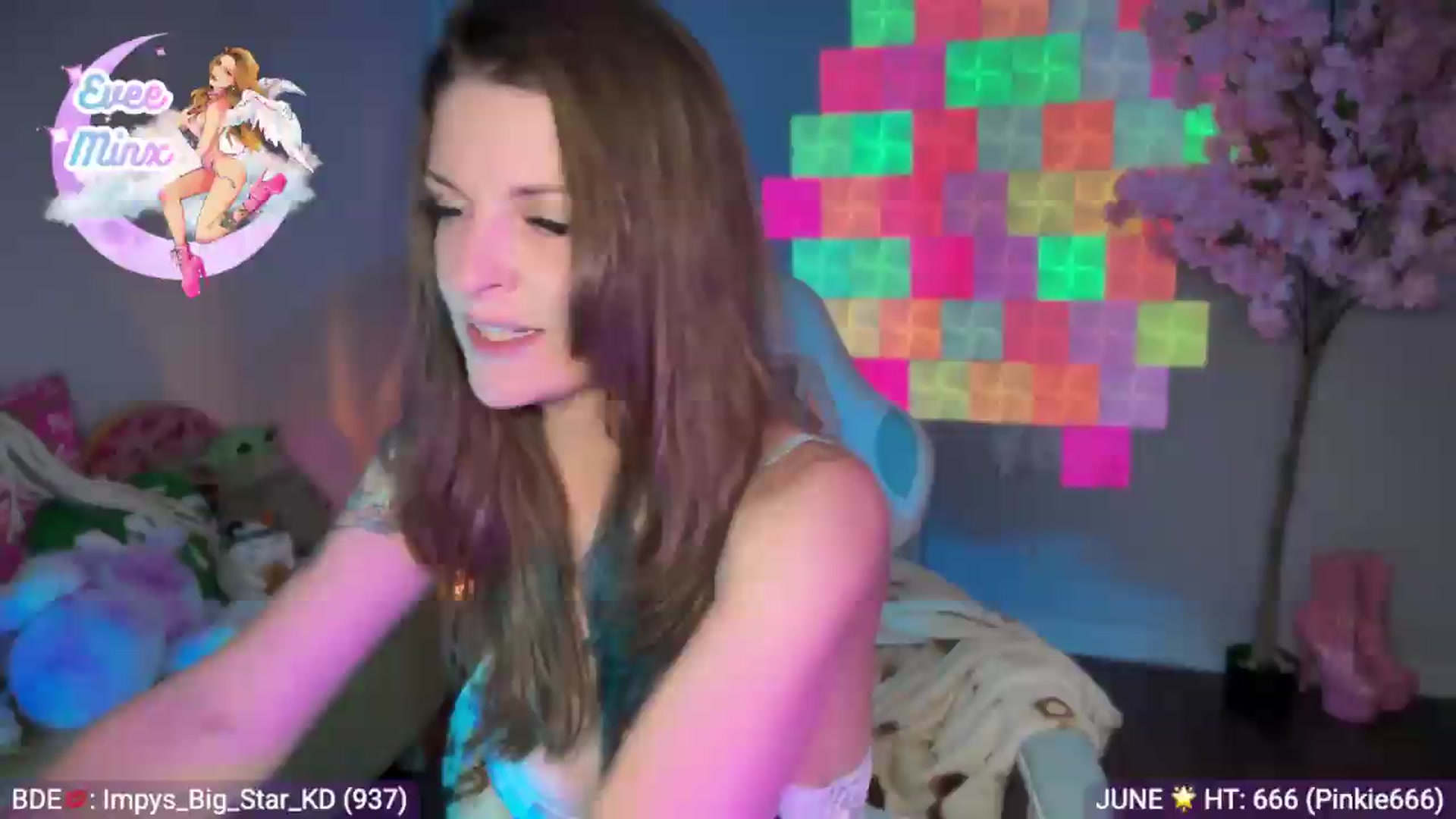 Gallery image thumbnail from EveeMinx's myfreecams stream on, 06/03/2026, 07:45 image 13 of 20