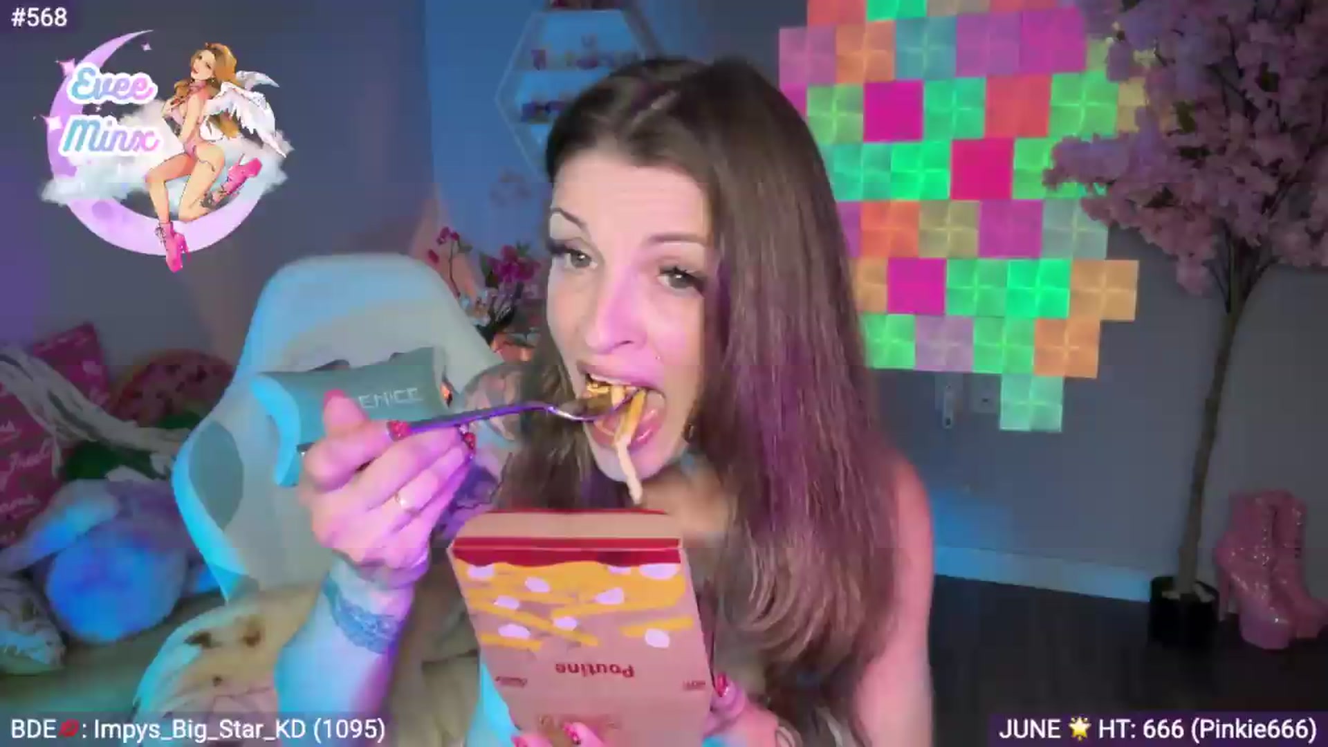 Gallery image thumbnail from EveeMinx's myfreecams stream on, 06/03/2026, 10:14 image 8 of 20