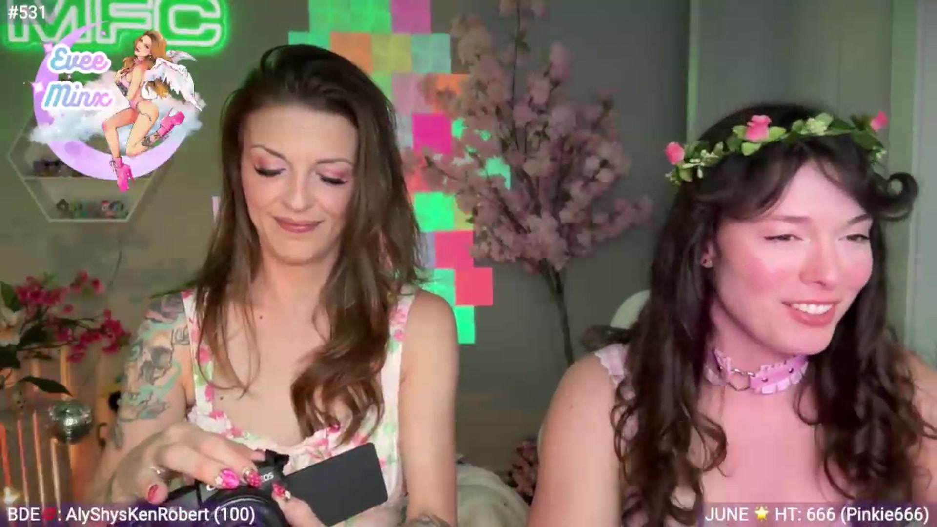 Gallery image thumbnail from EveeMinx's myfreecams stream on, 06/04/2026, 02:14 image 3 of 20