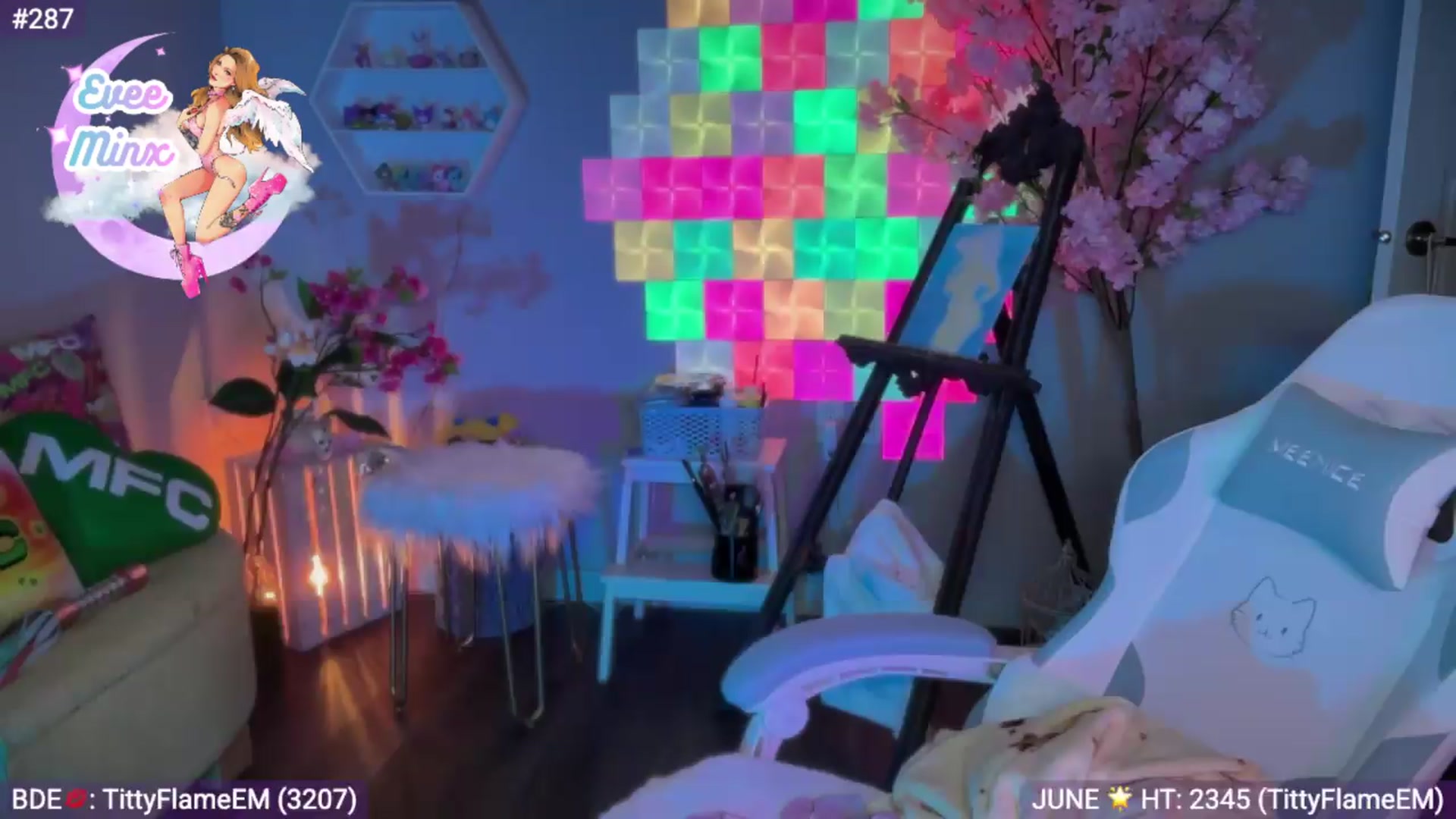 Gallery image thumbnail from EveeMinx's myfreecams stream on, 06/05/2026, 07:55 image 17 of 20