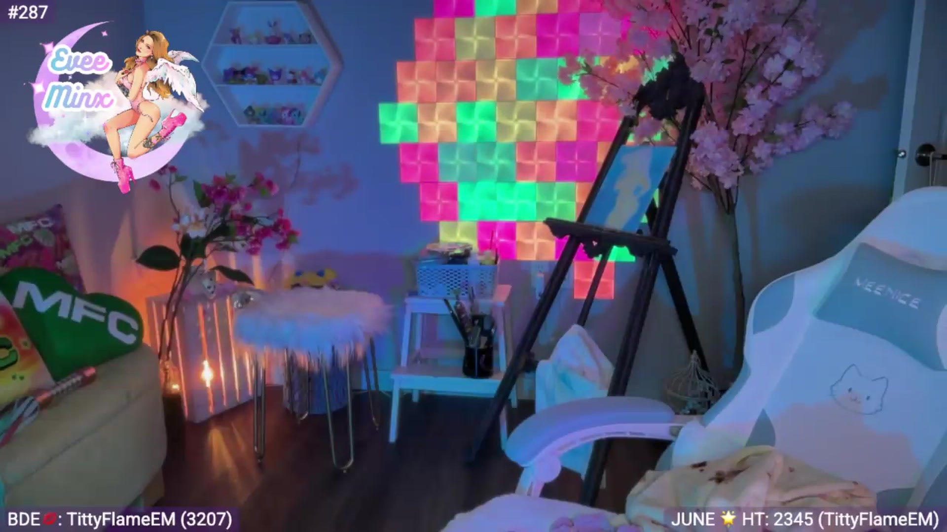Gallery image thumbnail from EveeMinx's myfreecams stream on, 06/05/2026, 07:55 image 18 of 20
