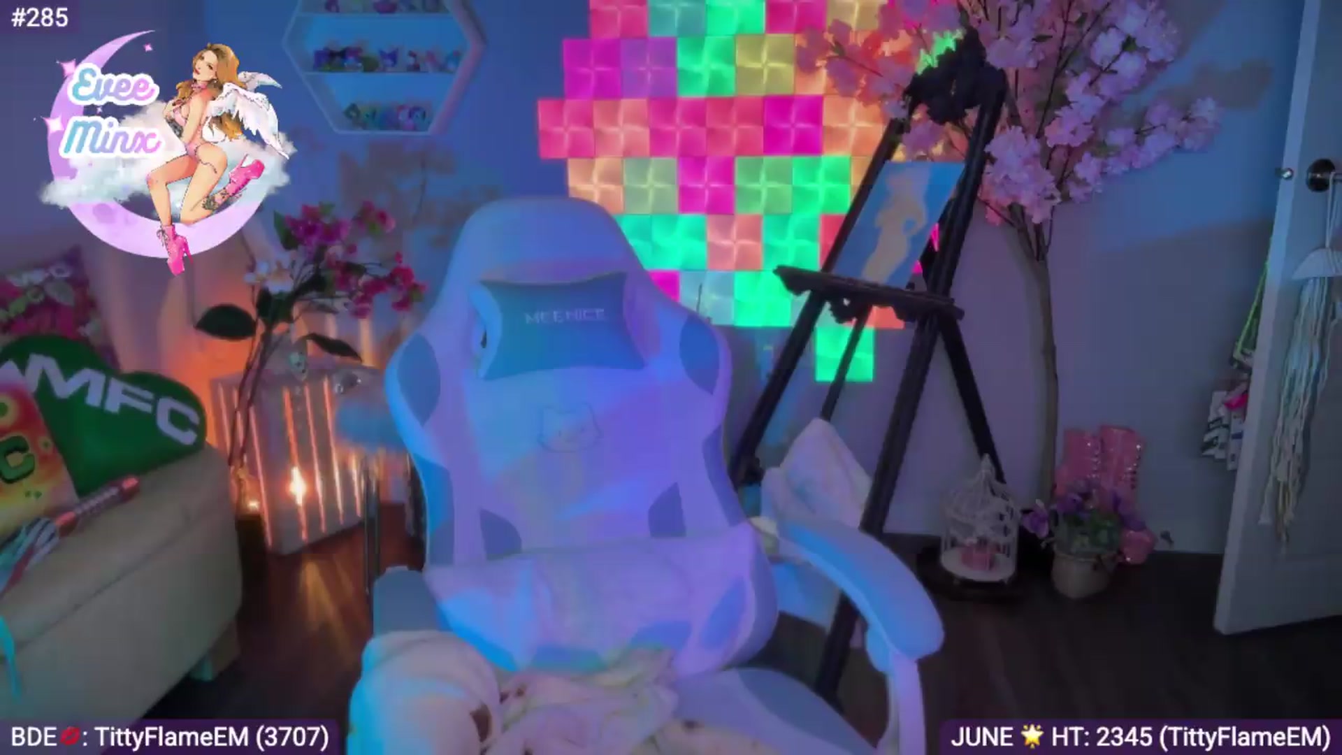 Gallery image thumbnail from EveeMinx's myfreecams stream on, 06/05/2026, 09:59 image 3 of 20