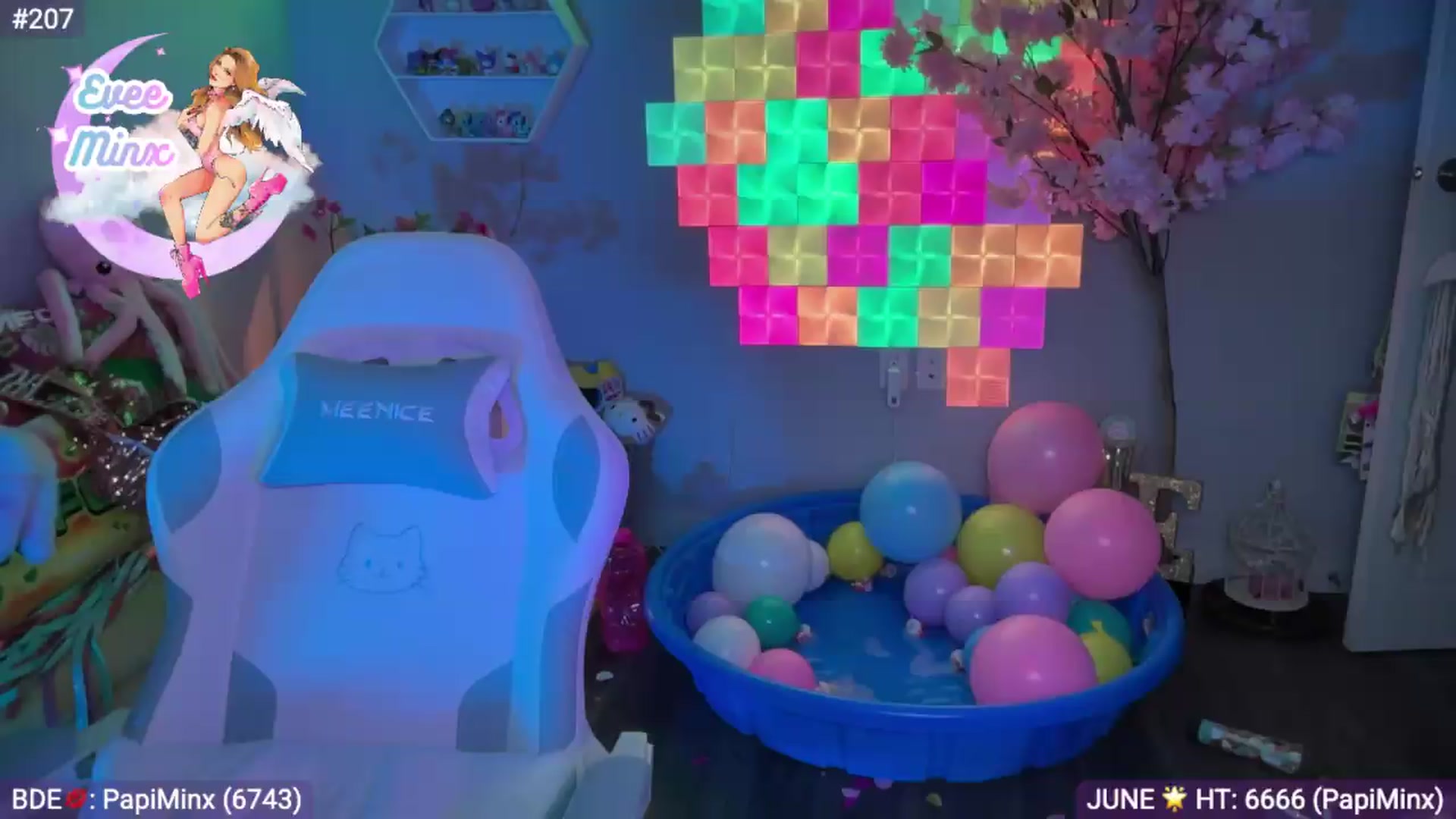 Gallery image thumbnail from EveeMinx's myfreecams stream on, 06/07/2026, 09:00 image 5 of 20