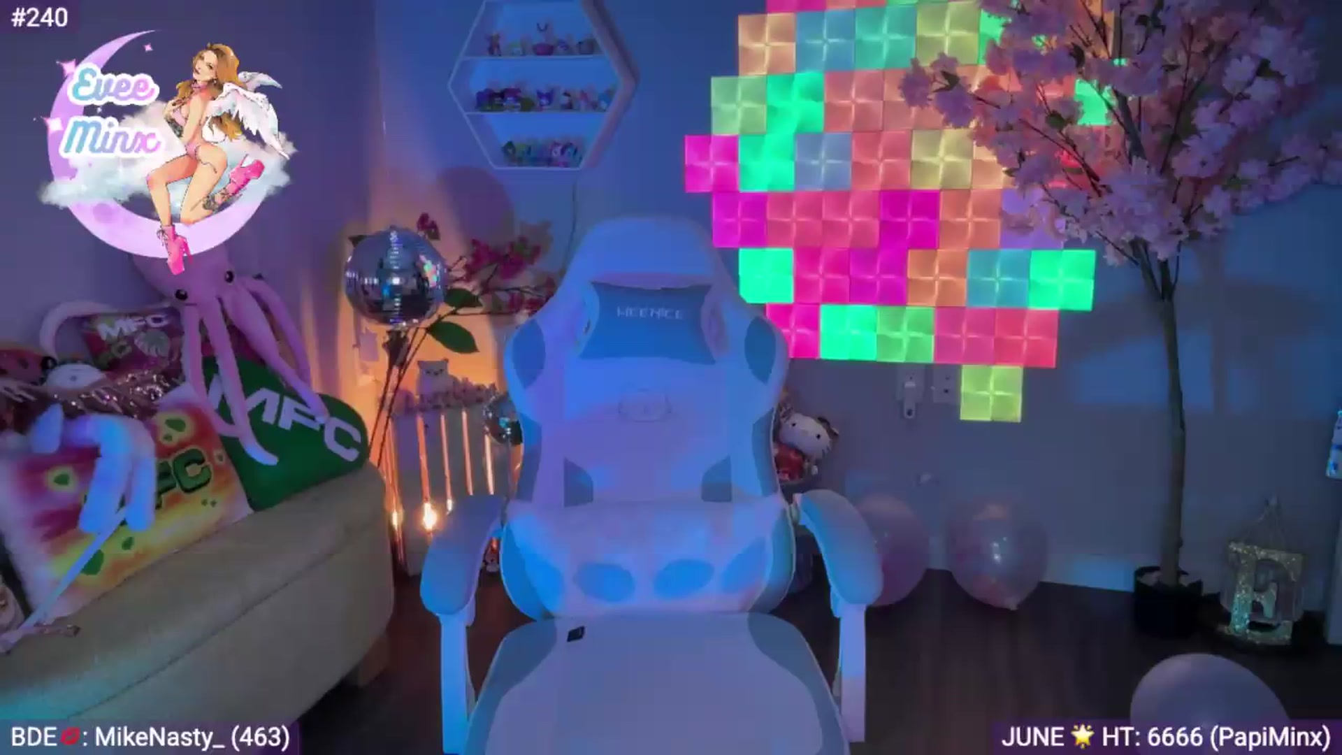 Gallery image thumbnail from EveeMinx's myfreecams stream on, 06/10/2026, 06:23 image 6 of 20