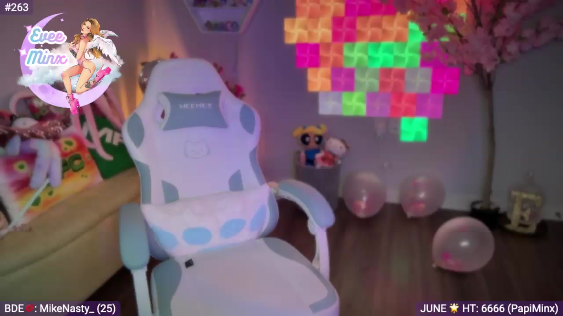 Gallery image thumbnail from EveeMinx's myfreecams stream on, 06/11/2026, 05:56 image 15 of 20