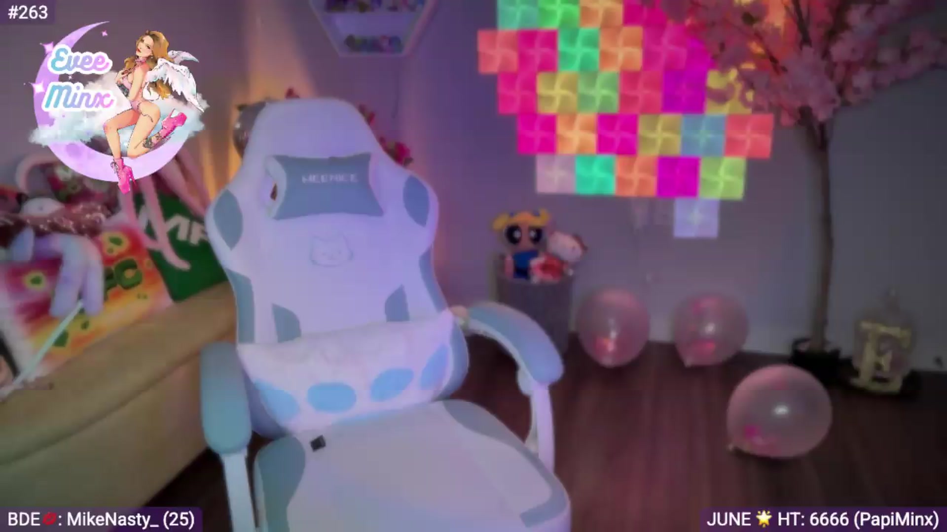 Gallery image thumbnail from EveeMinx's myfreecams stream on, 06/11/2026, 05:56 image 14 of 20