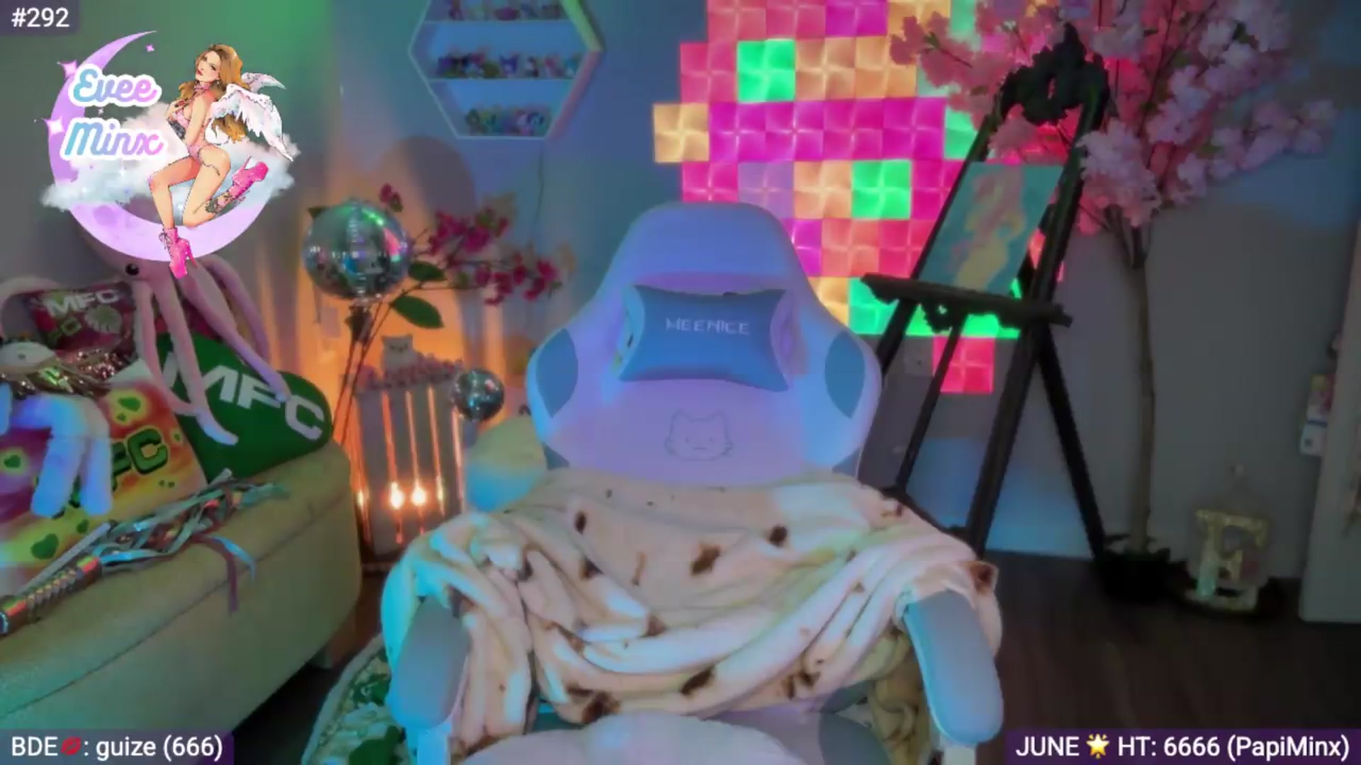 Gallery image thumbnail from EveeMinx's myfreecams stream on, 06/12/2026, 07:56 image 5 of 20
