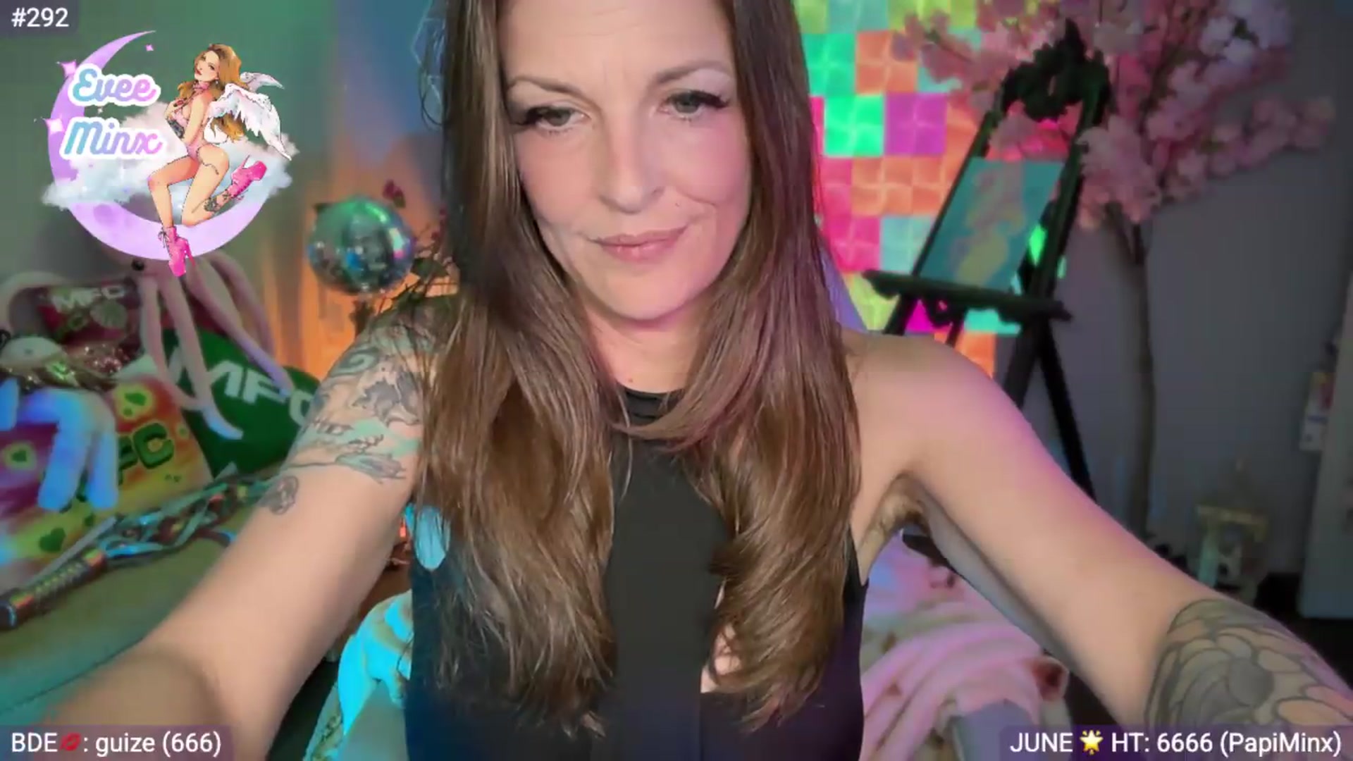 Gallery image thumbnail from EveeMinx's myfreecams stream on, 06/12/2026, 07:56 image 9 of 20