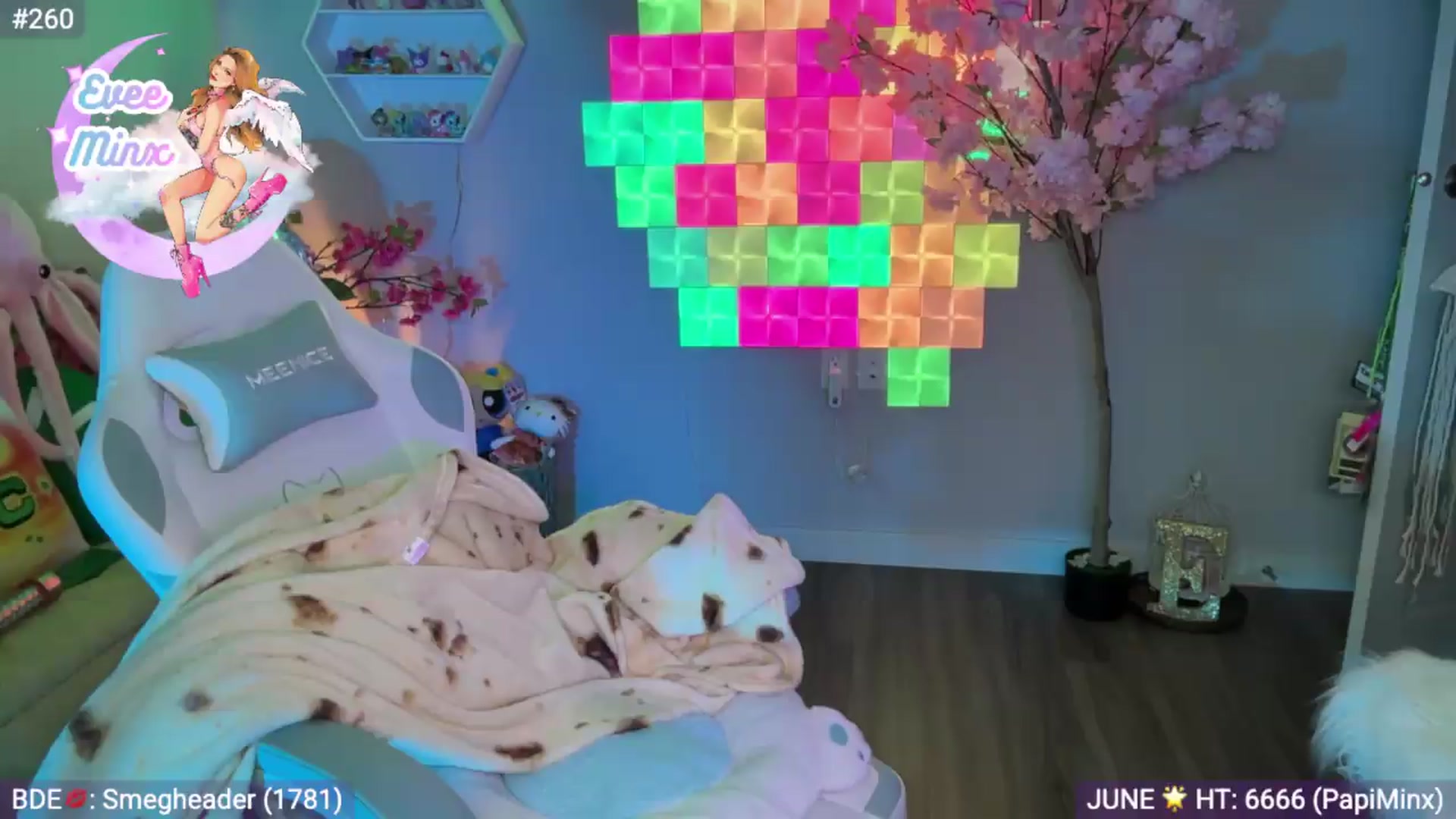 Gallery image thumbnail from EveeMinx's myfreecams stream on, 06/13/2026, 08:03 image 7 of 20