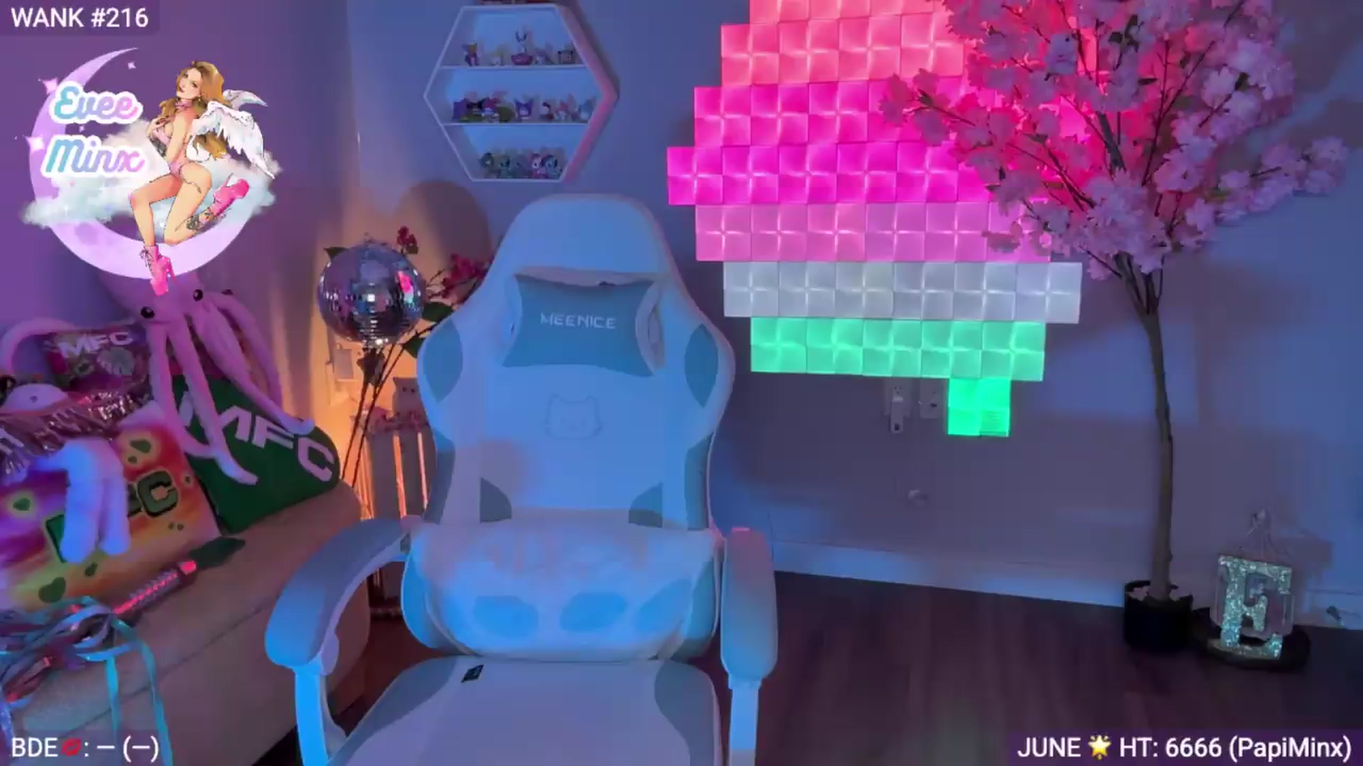 Gallery image thumbnail from EveeMinx's myfreecams stream on, 06/16/2026, 05:29 image 12 of 20