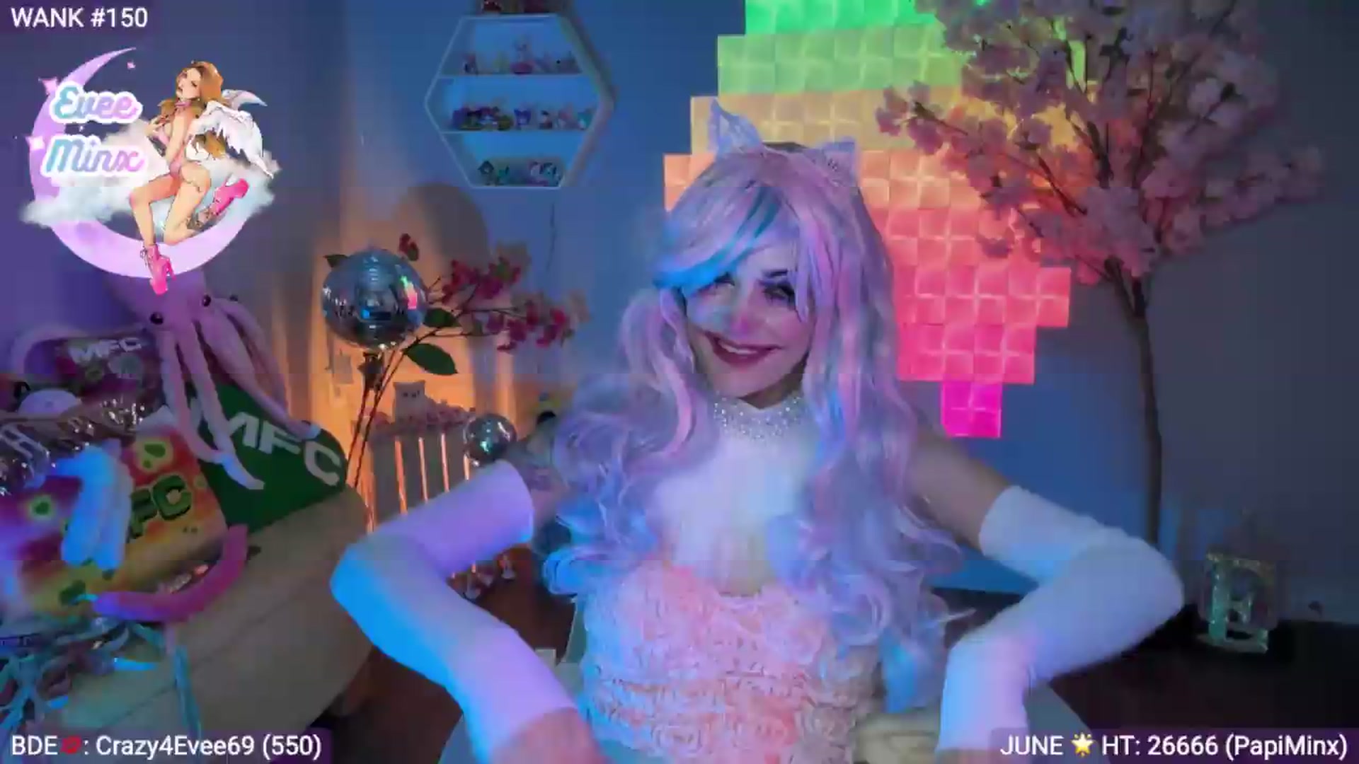 Gallery image thumbnail from EveeMinx's myfreecams stream on, 06/19/2026, 08:52 image 2 of 20