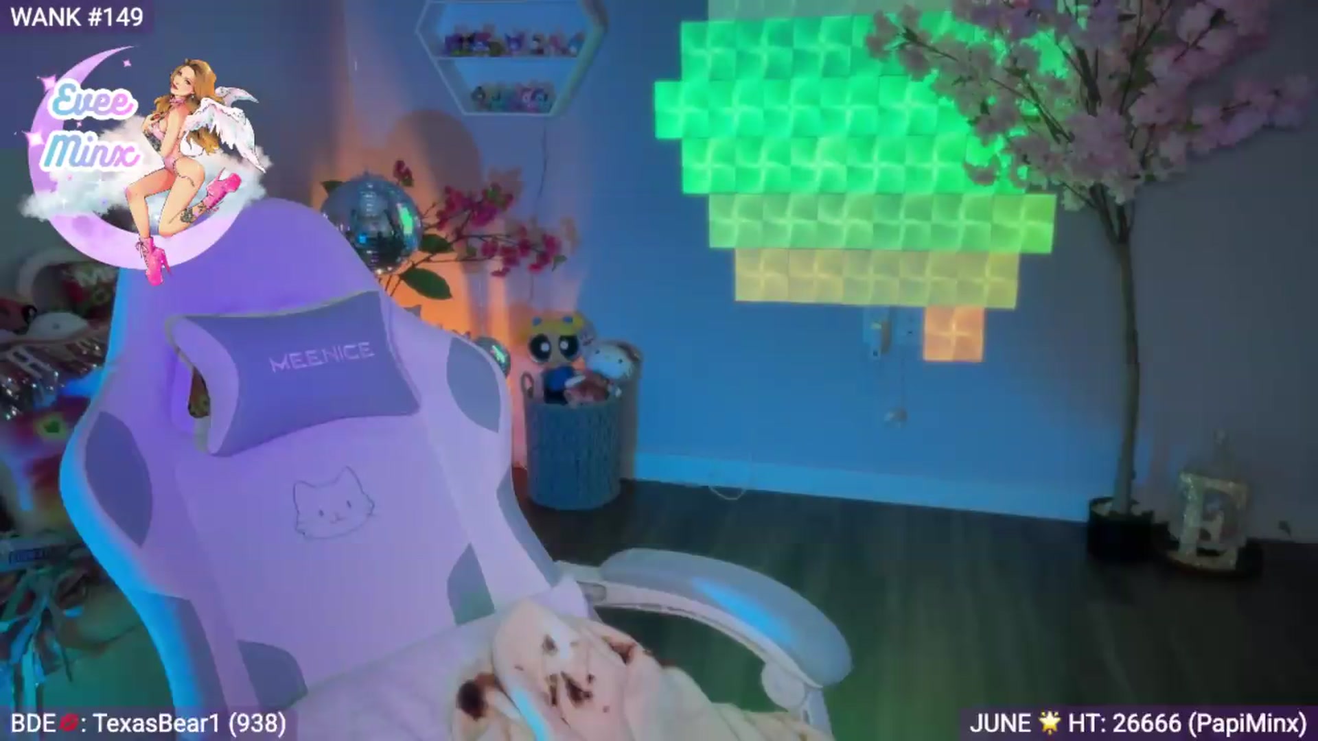 Gallery image thumbnail from EveeMinx's myfreecams stream on, 06/19/2026, 08:52 image 11 of 20