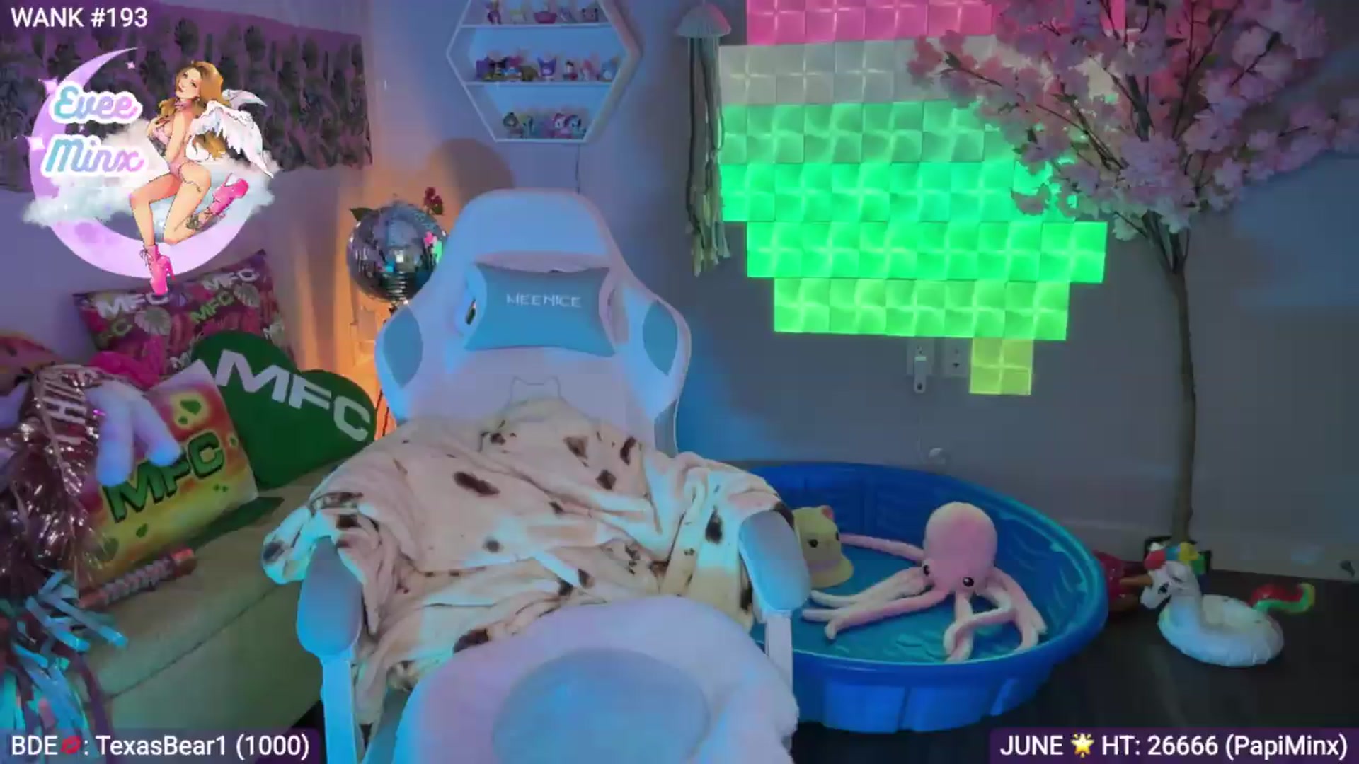 Gallery image thumbnail from EveeMinx's myfreecams stream on, 06/24/2026, 04:26 image 11 of 20