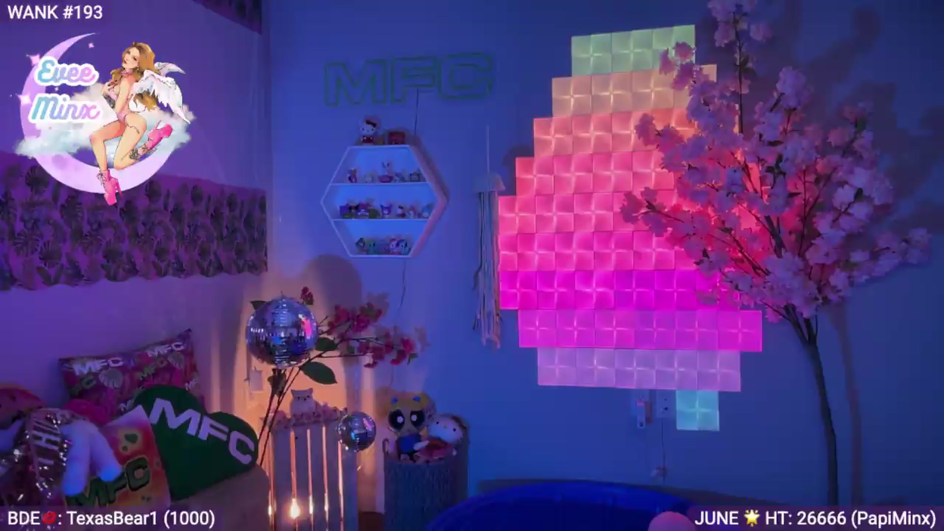 Gallery image thumbnail from EveeMinx's myfreecams stream on, 06/24/2026, 05:34 image 11 of 20
