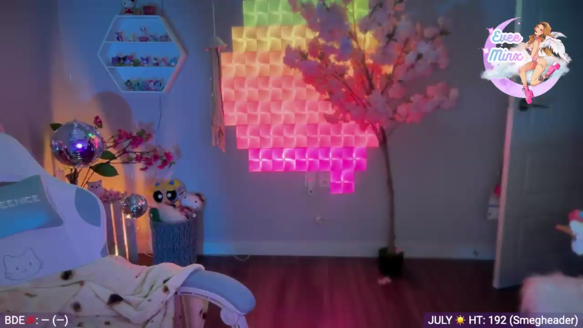 Gallery image thumbnail from EveeMinx's myfreecams stream on, 07/10/2026, 08:05 image 3 of 20