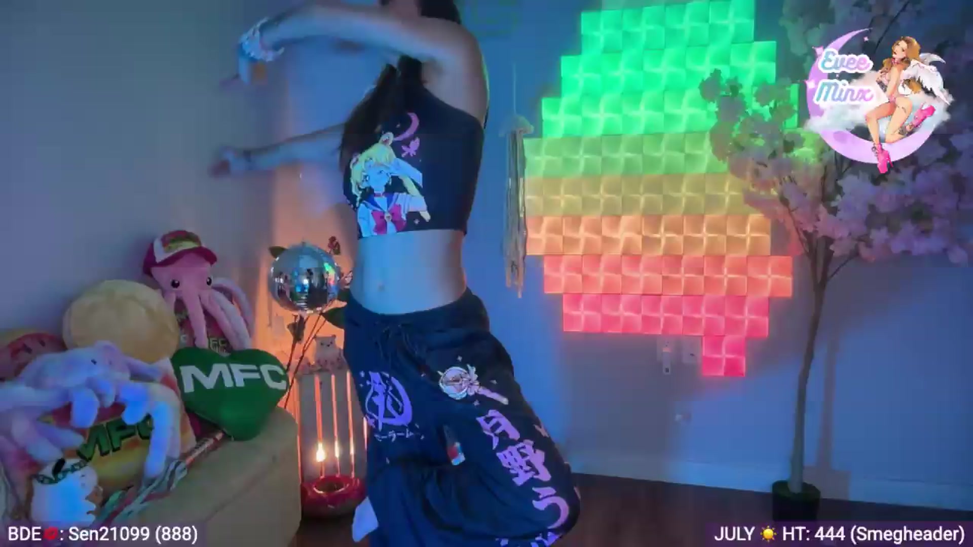 Gallery image thumbnail from EveeMinx's myfreecams stream on, 07/12/2026, 06:45 image 14 of 20
