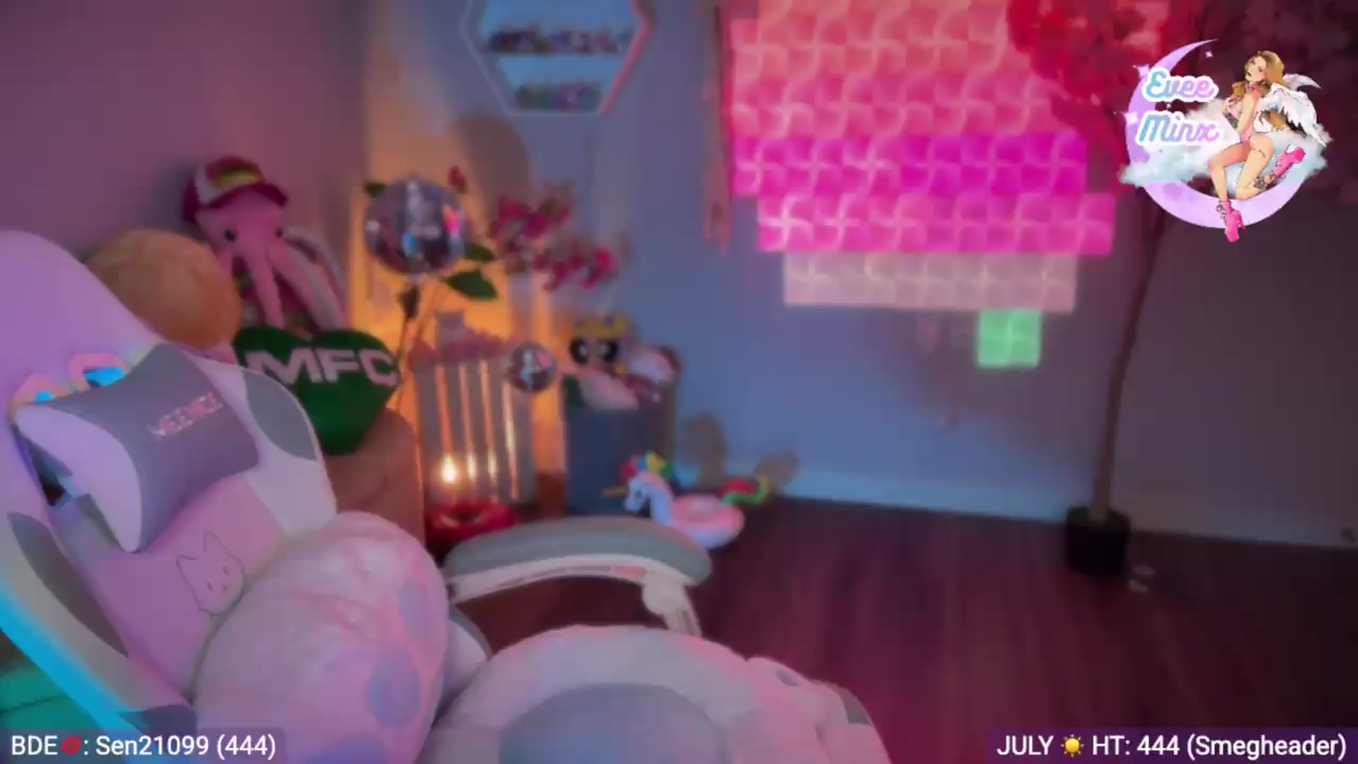 Gallery image thumbnail from EveeMinx's myfreecams stream on, 07/12/2026, 06:45 image 5 of 20