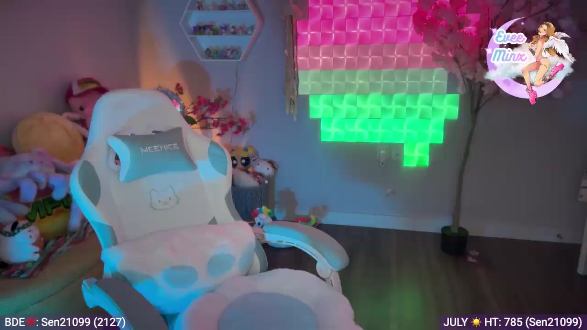 Gallery image thumbnail from EveeMinx's myfreecams stream on, 07/12/2026, 08:42 image 4 of 20