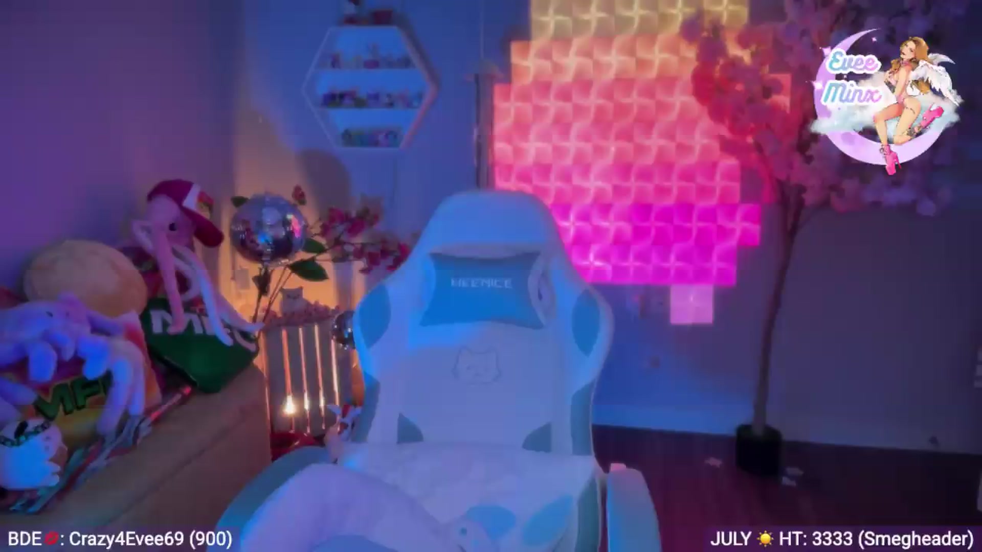 Gallery image thumbnail from EveeMinx's myfreecams stream on, 07/17/2026, 05:32 image 6 of 20