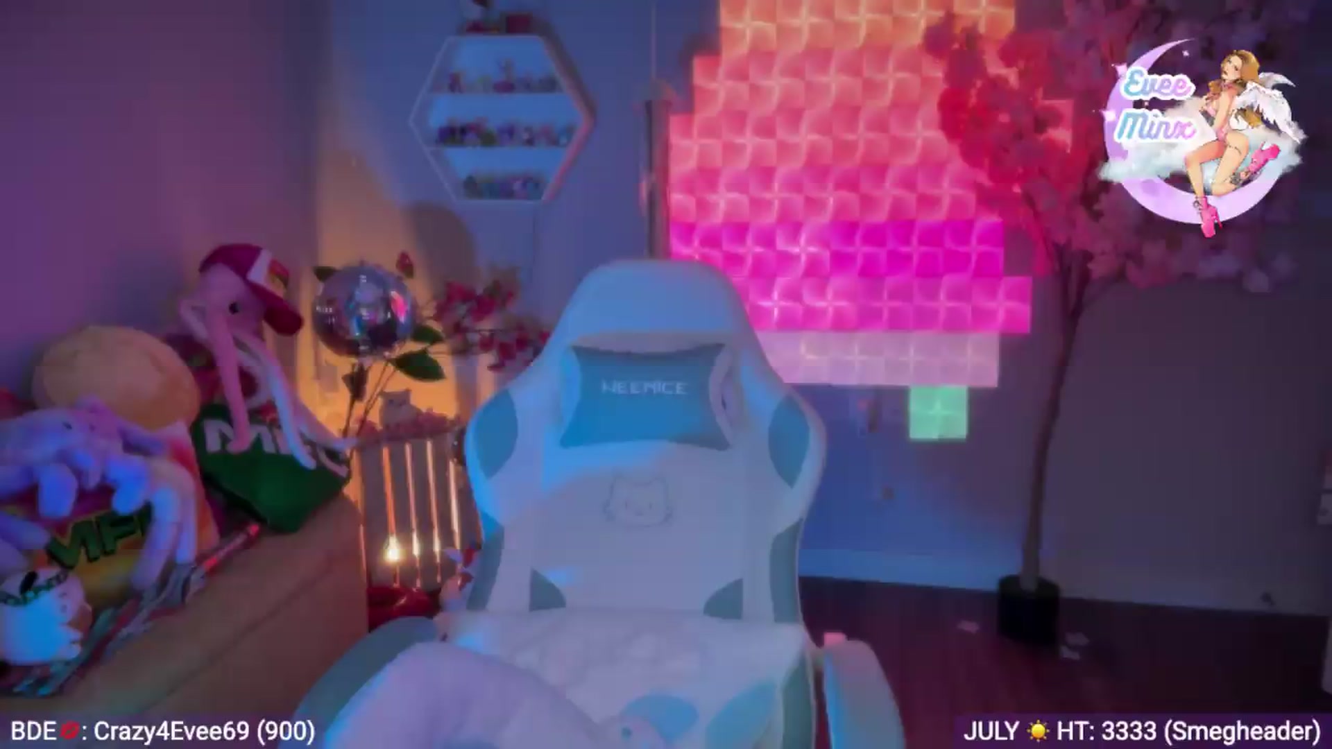 Gallery image thumbnail from EveeMinx's myfreecams stream on, 07/17/2026, 05:32 image 3 of 20