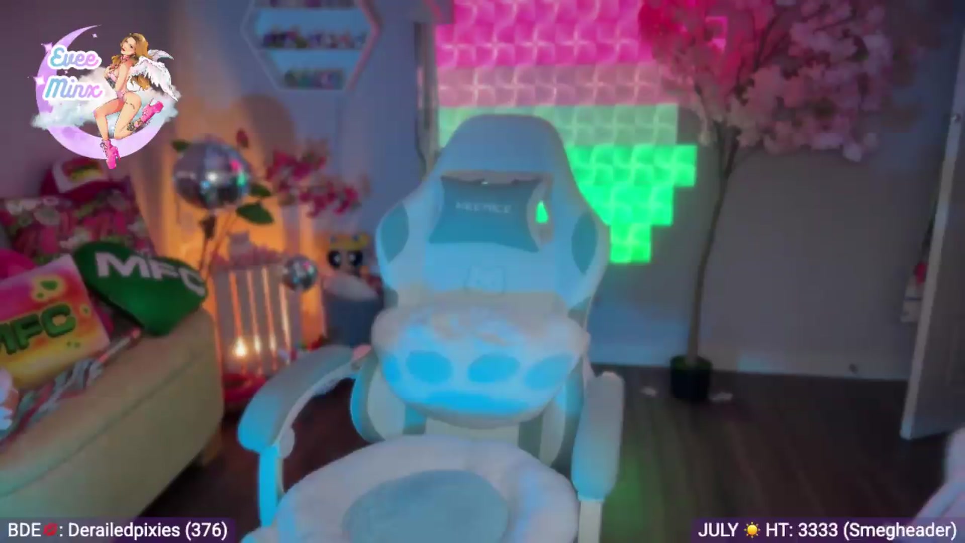Gallery image thumbnail from EveeMinx's myfreecams stream on, 07/28/2026, 06:10 image 18 of 20