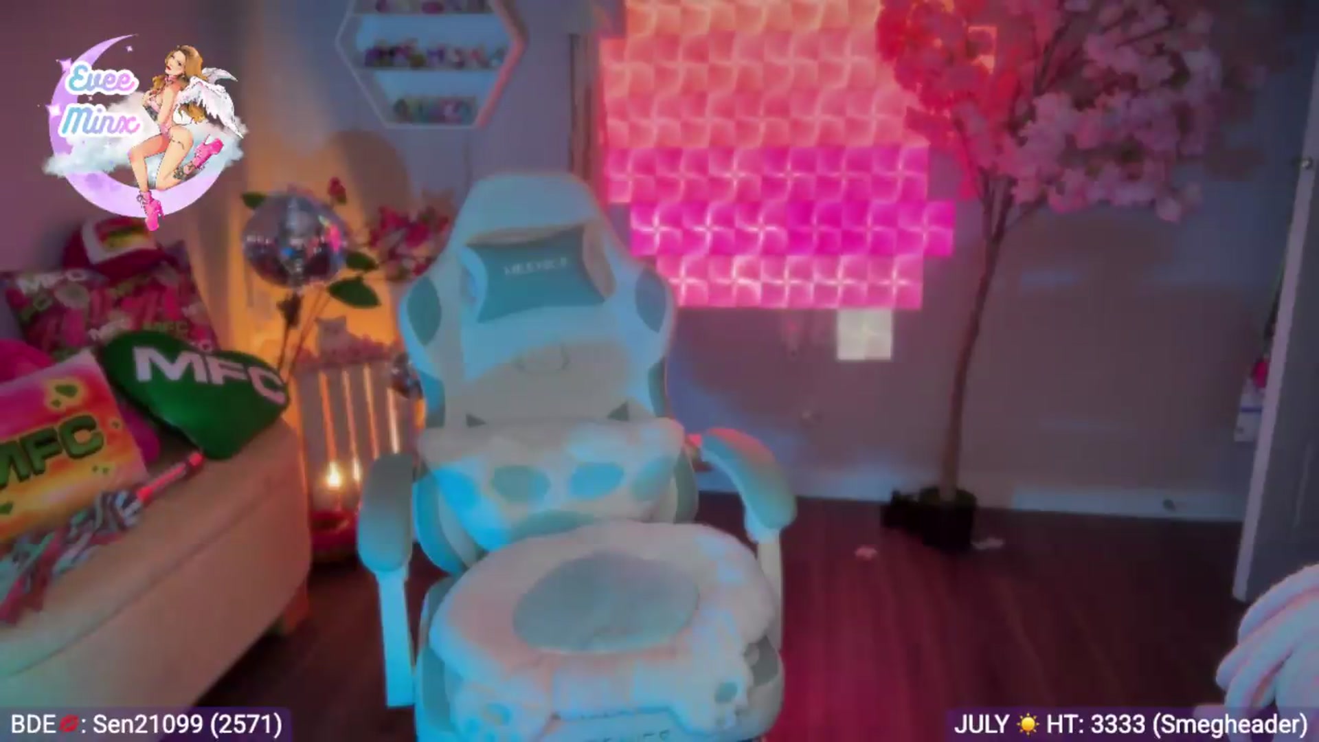 Gallery image thumbnail from EveeMinx's myfreecams stream on, 07/29/2026, 08:26 image 19 of 20
