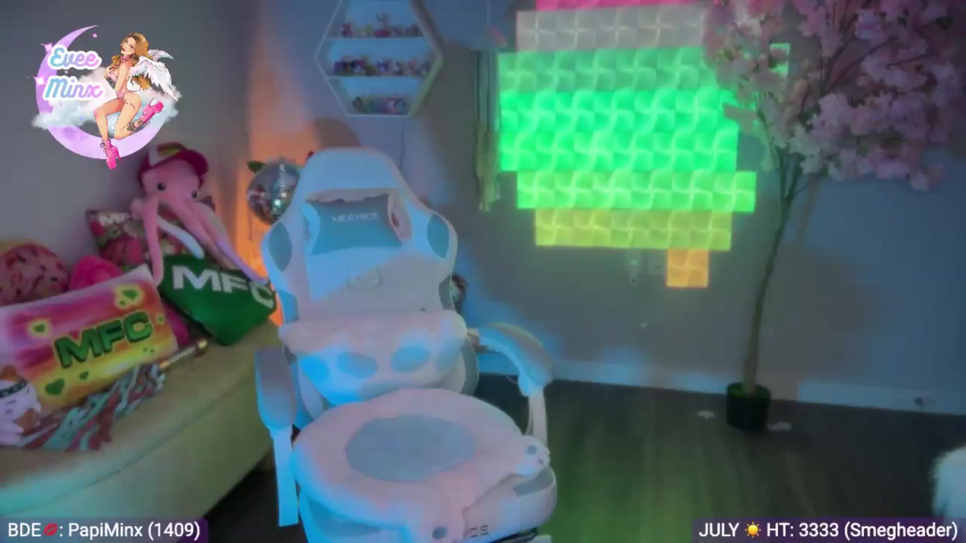 Gallery image thumbnail from EveeMinx's myfreecams stream on, 07/31/2026, 09:10 image 19 of 20