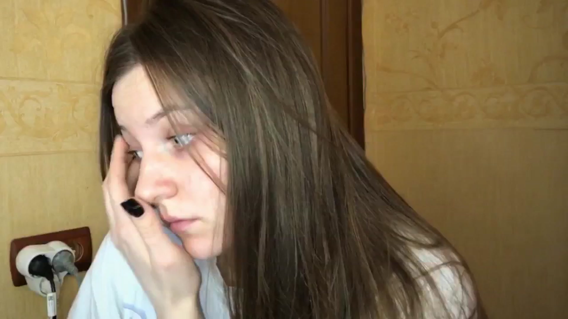 Gallery image thumbnail from EveeeOliveee's myfreecams stream on, 05/18/2025, 21:39 image 9 of 20