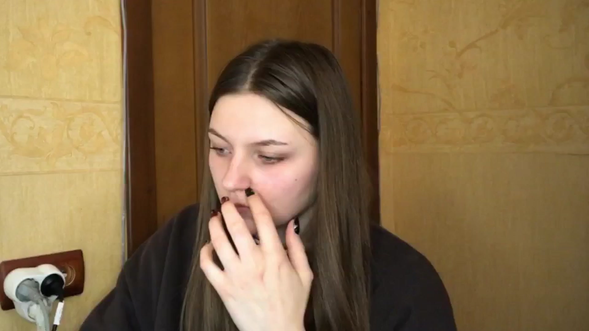 Gallery image thumbnail from EveeeOliveee's myfreecams stream on, 05/19/2025, 23:21 image 16 of 20