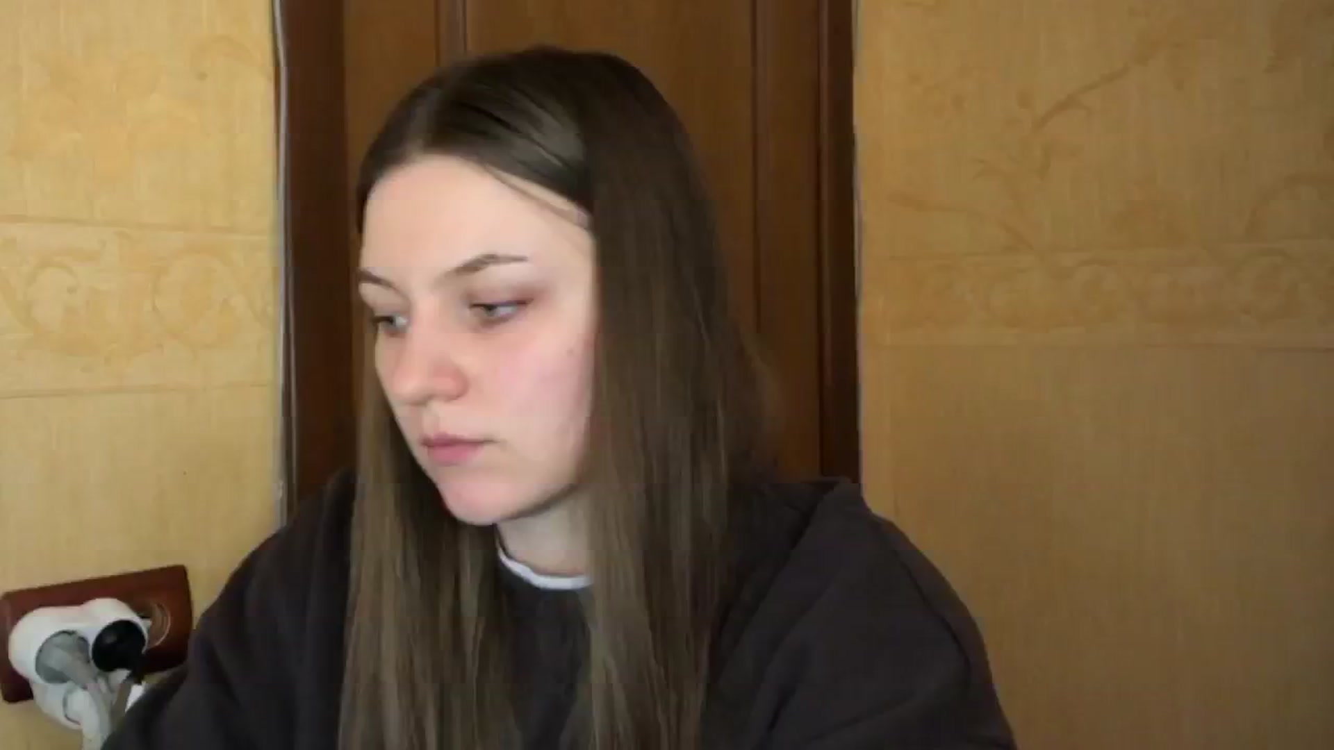 Gallery image thumbnail from EveeeOliveee's myfreecams stream on, 05/19/2025, 23:21 image 19 of 20