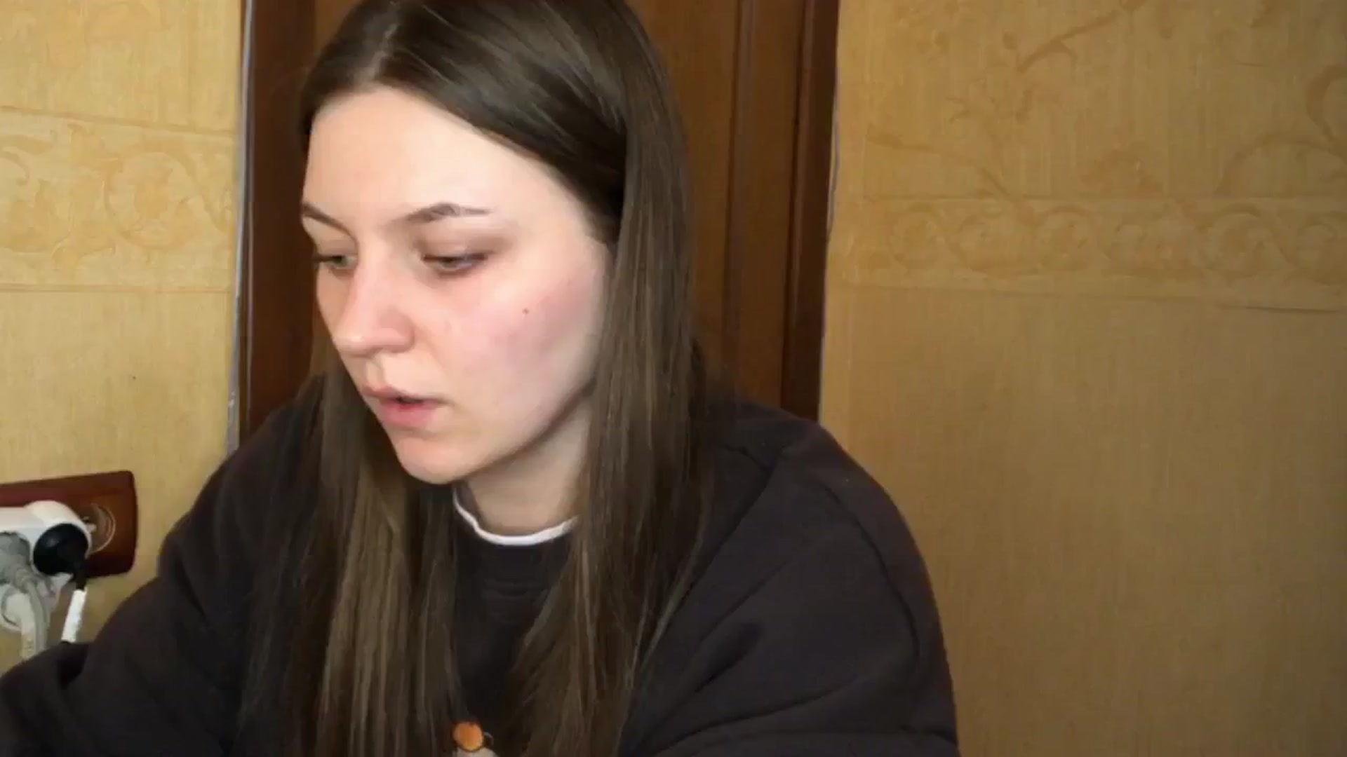 Gallery image thumbnail from EveeeOliveee's myfreecams stream on, 05/20/2025, 24:00 image 16 of 20