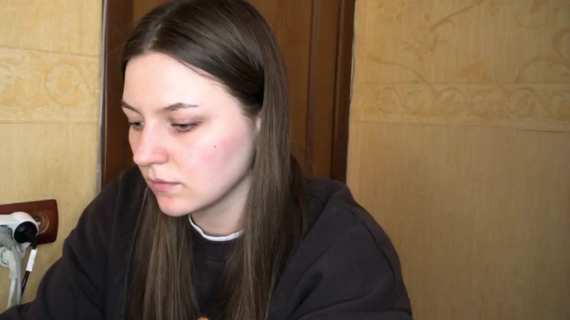Gallery image thumbnail from EveeeOliveee's myfreecams stream on, 05/20/2025, 24:00 image 4 of 20