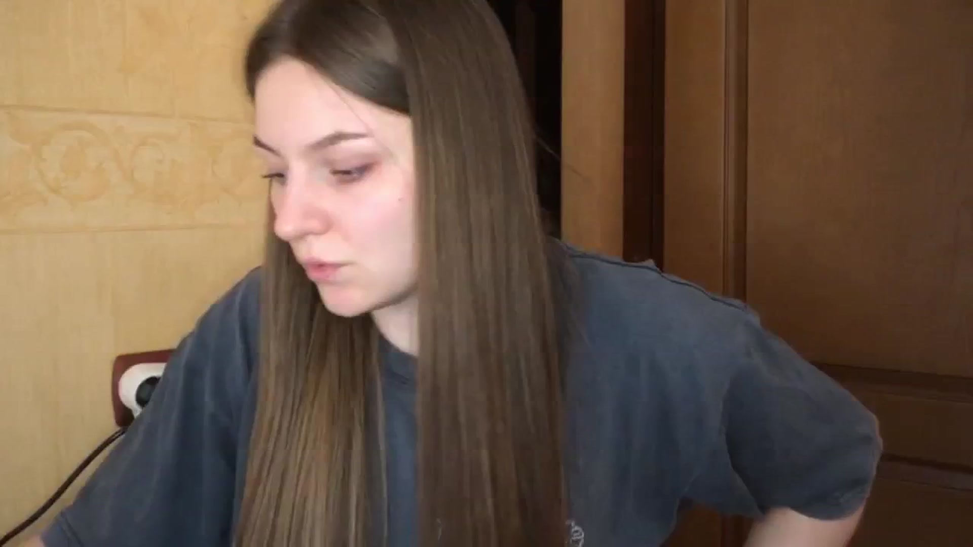 Gallery image thumbnail from EveeeOliveee's myfreecams stream on, 06/15/2025, 24:36 image 20 of 20