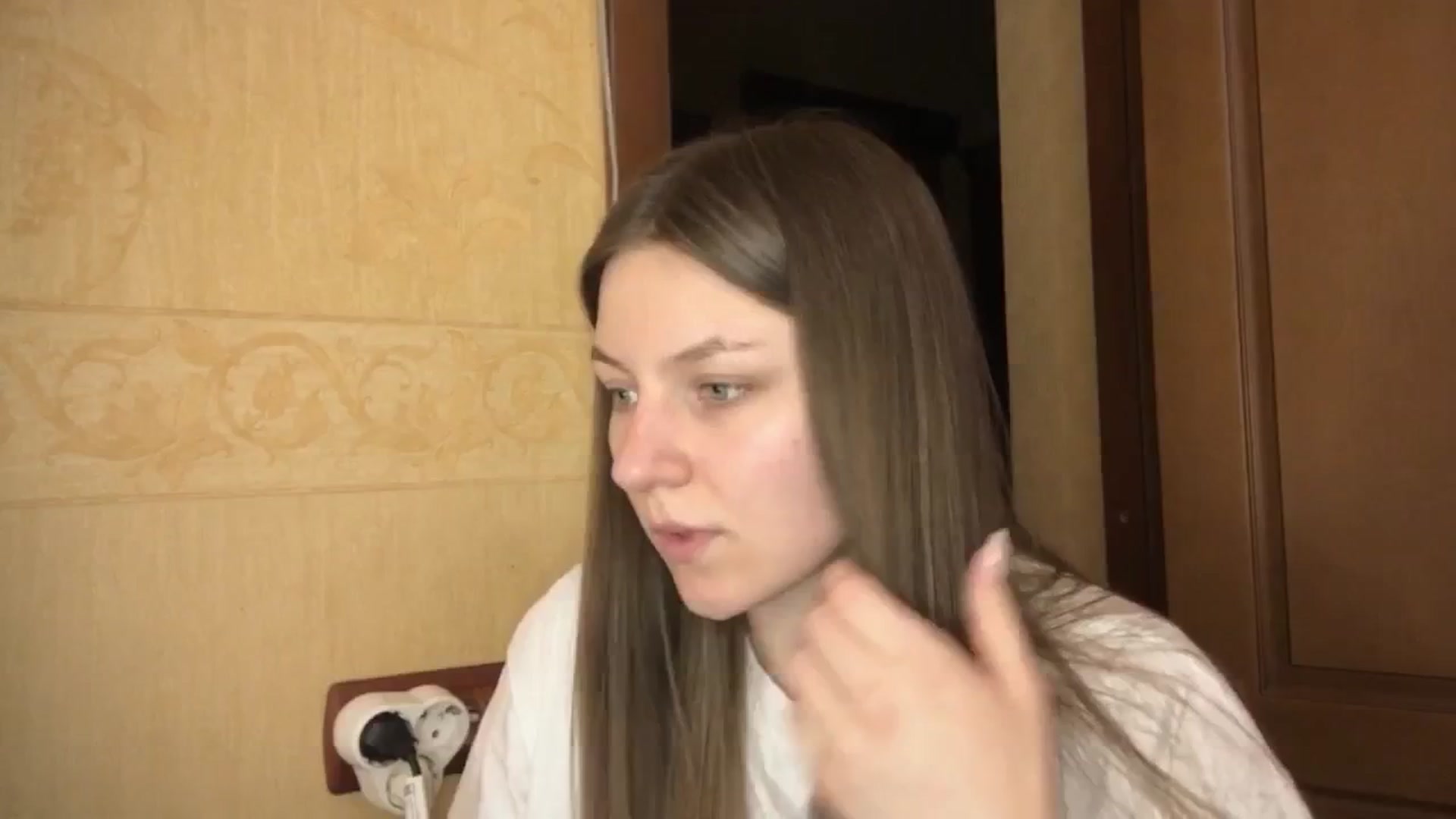 Gallery image thumbnail from EveeeOliveee's myfreecams stream on, 06/23/2025, 22:00 image 11 of 20