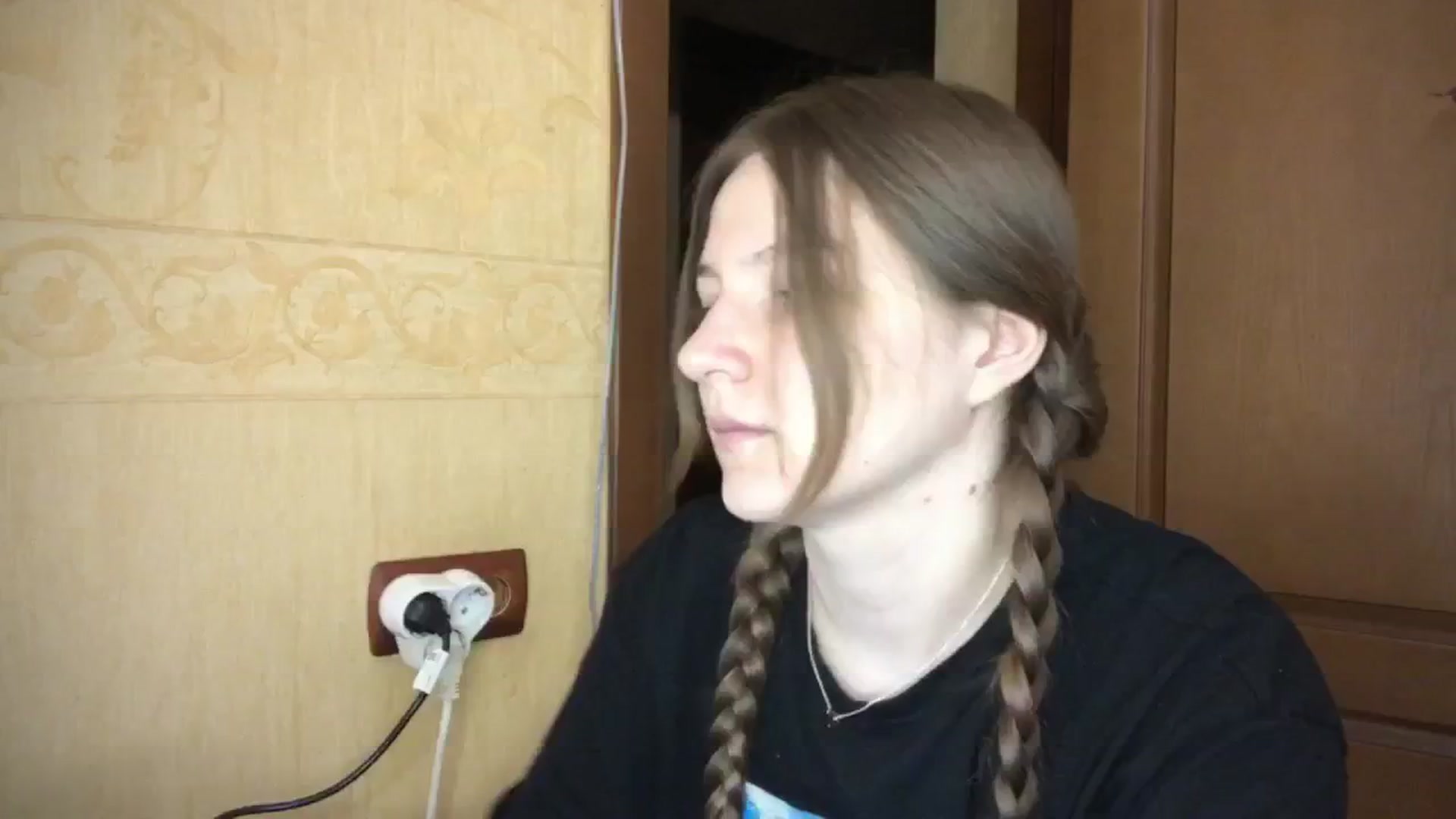 Gallery image thumbnail from EveeeOliveee's myfreecams stream on, 06/30/2025, 17:26 image 17 of 20