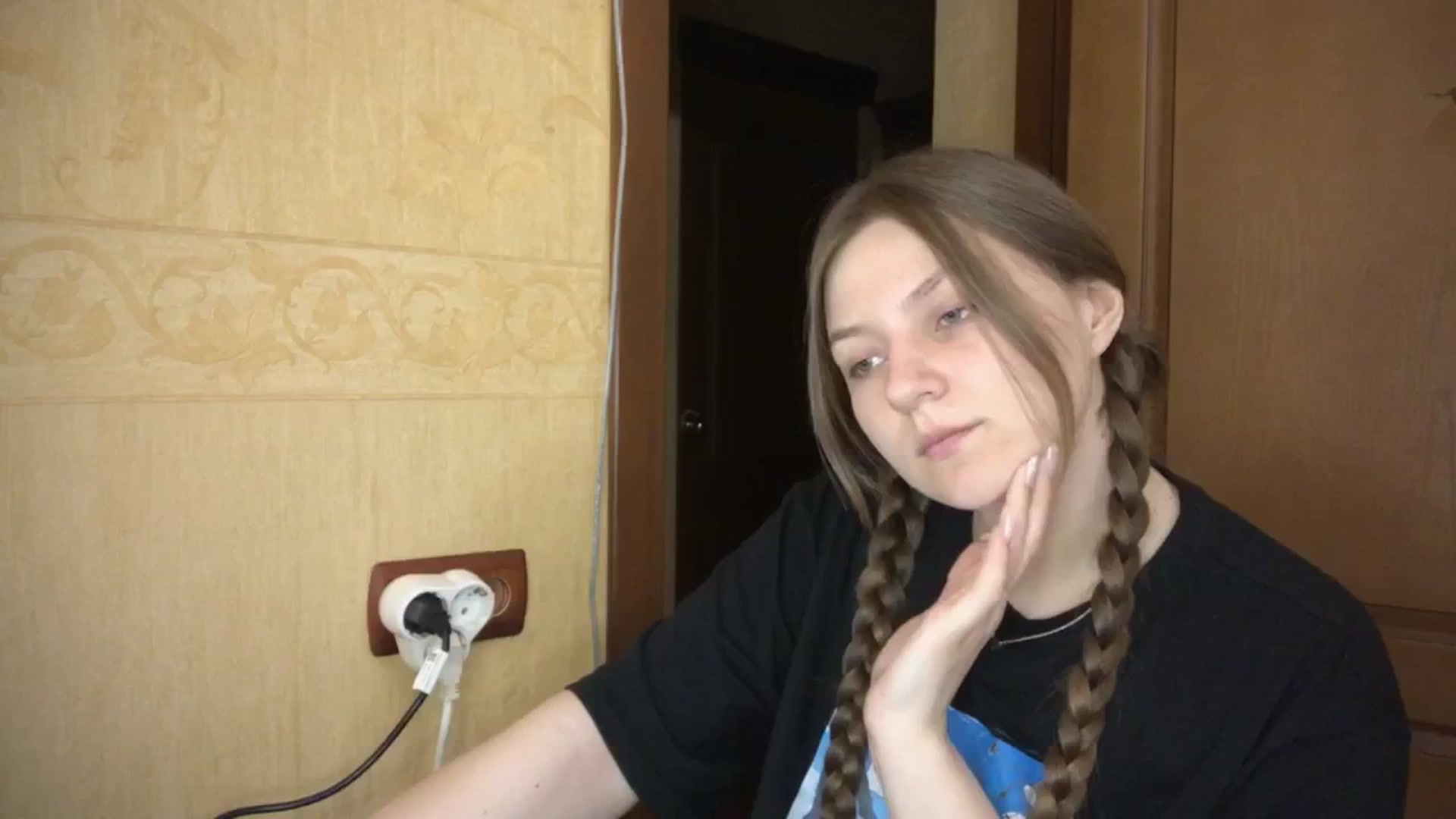 Gallery image thumbnail from EveeeOliveee's myfreecams stream on, 06/30/2025, 17:26 image 15 of 20
