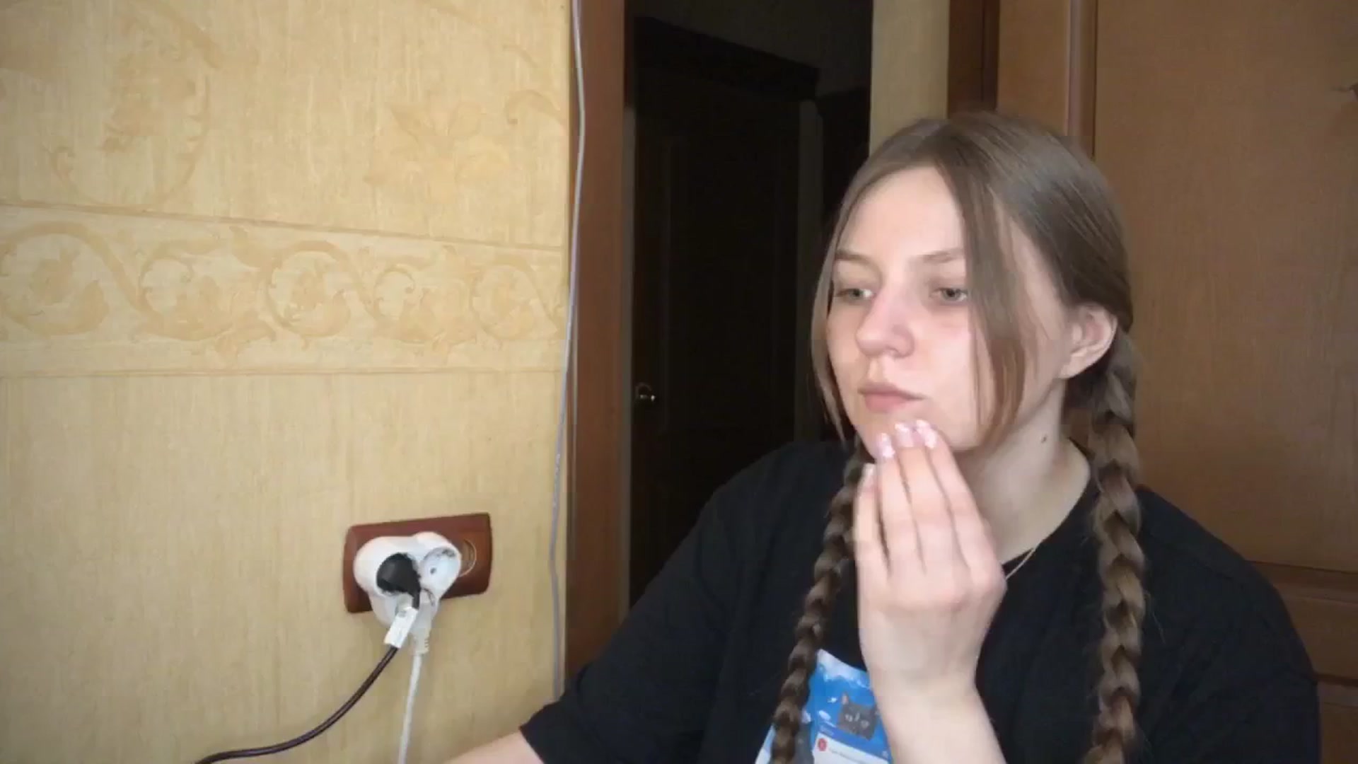 Gallery image thumbnail from EveeeOliveee's myfreecams stream on, 06/30/2025, 17:26 image 9 of 20