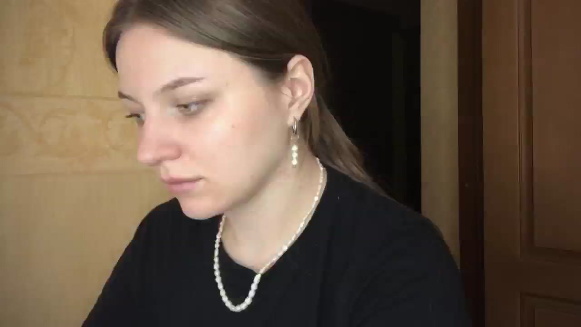 Gallery image thumbnail from EveeeOliveee's myfreecams stream on, 08/04/2025, 01:00 image 6 of 20