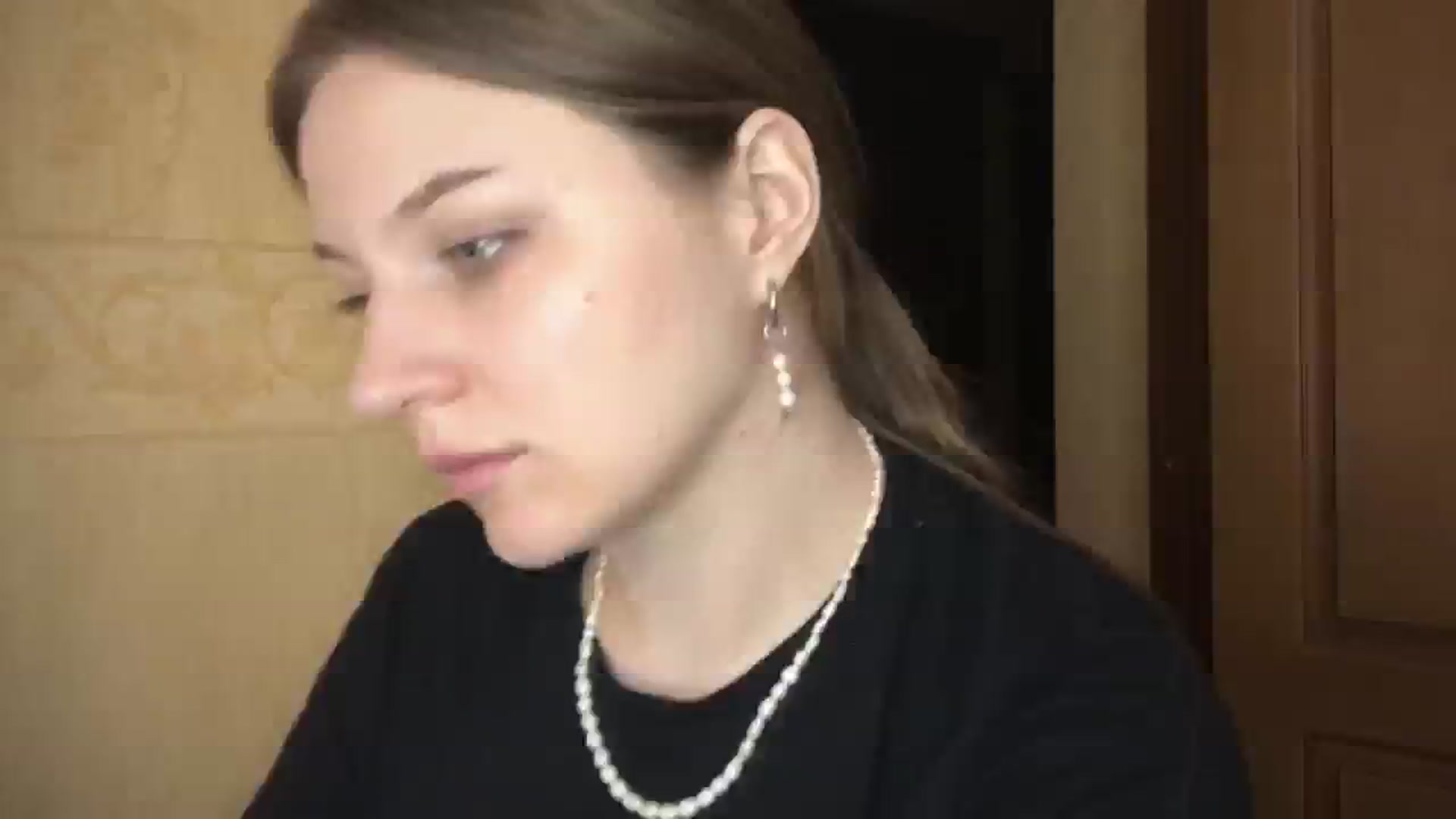Gallery image thumbnail from EveeeOliveee's myfreecams stream on, 08/04/2025, 01:00 image 4 of 20