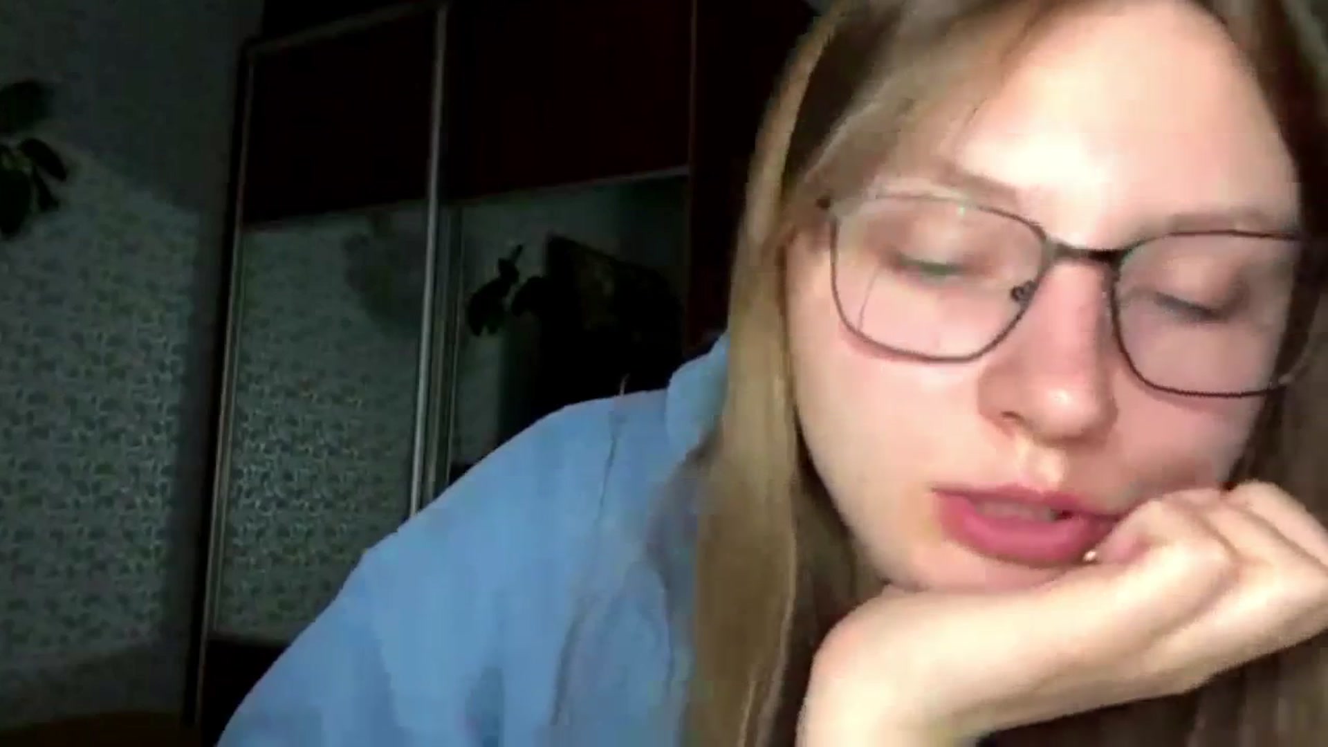Gallery image thumbnail from EveeeOliveee's myfreecams stream on, 09/21/2025, 22:30 image 16 of 20