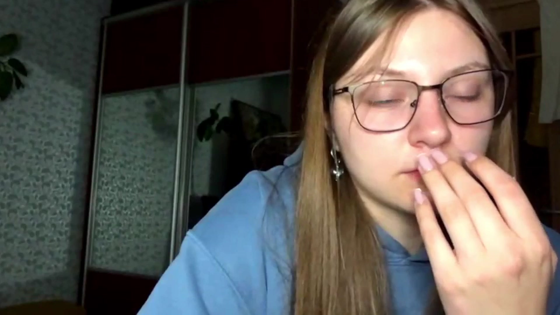 Gallery image thumbnail from EveeeOliveee's myfreecams stream on, 09/21/2025, 22:30 image 9 of 20