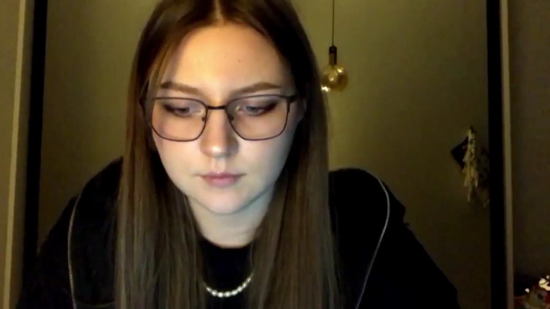 Gallery image thumbnail from EveeeOliveee's myfreecams stream on, 10/21/2025, 19:03 image 15 of 20