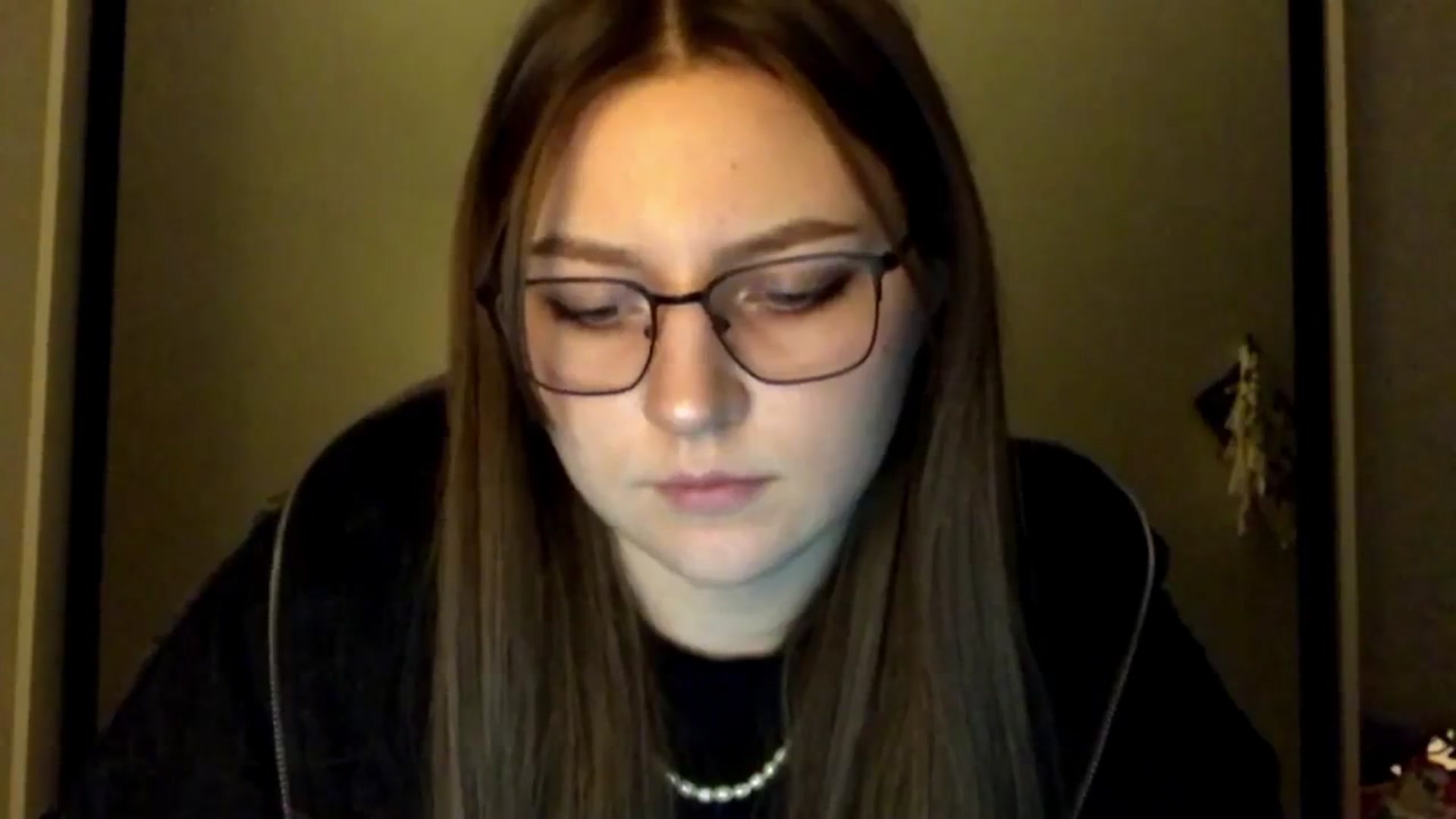 Gallery image thumbnail from EveeeOliveee's myfreecams stream on, 10/21/2025, 19:03 image 16 of 20