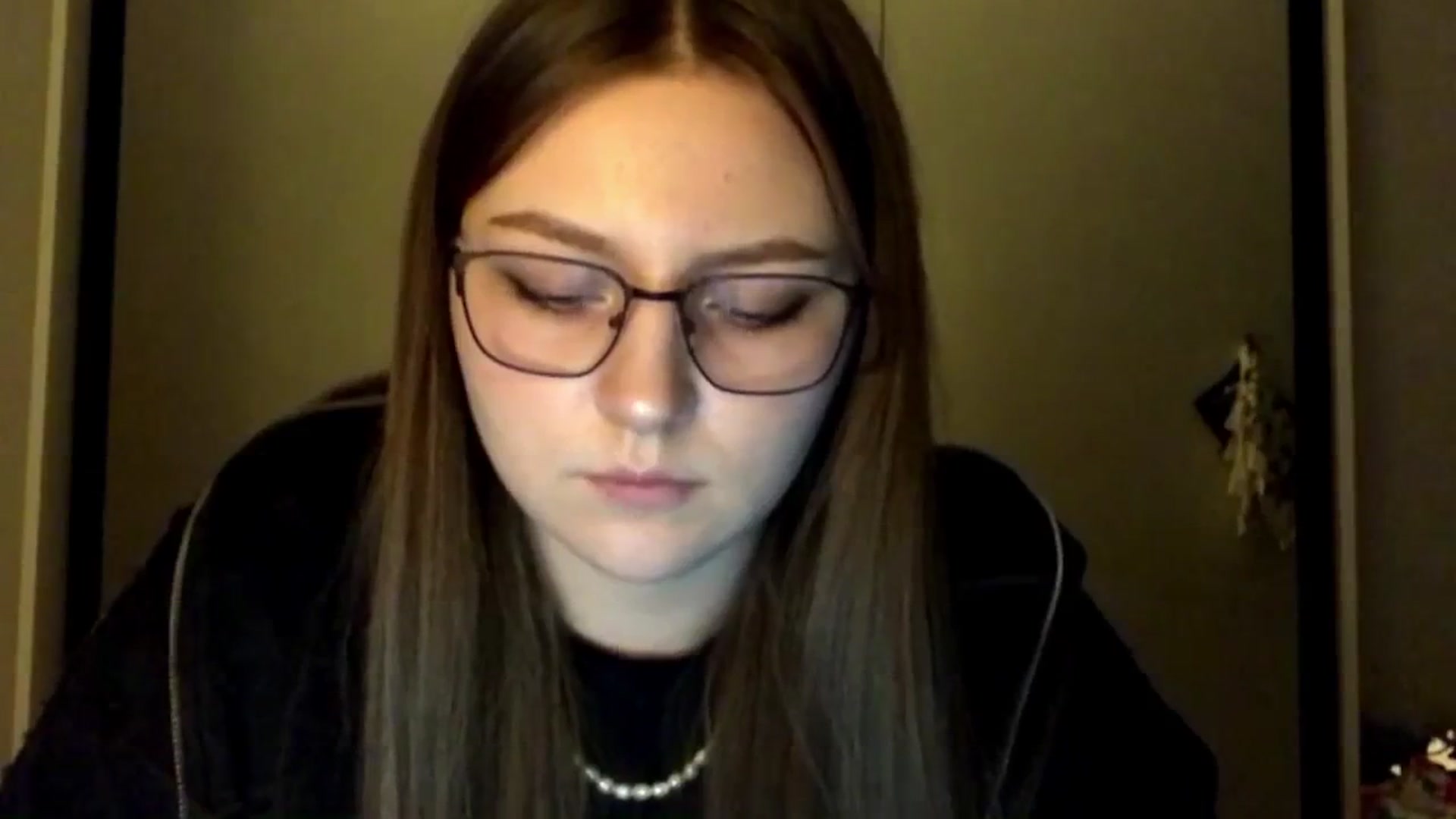 Gallery image thumbnail from EveeeOliveee's myfreecams stream on, 10/21/2025, 19:03 image 19 of 20