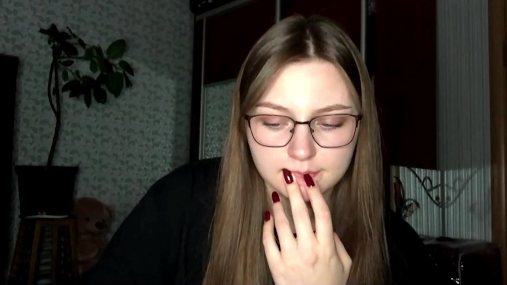 Gallery image thumbnail from EveeeOliveee's myfreecams stream on, 11/17/2025, 24:21 image 12 of 20