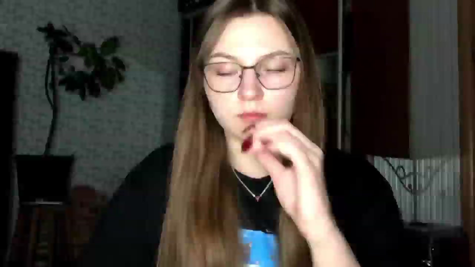 Gallery image thumbnail from EveeeOliveee's myfreecams stream on, 11/17/2025, 24:21 image 9 of 20