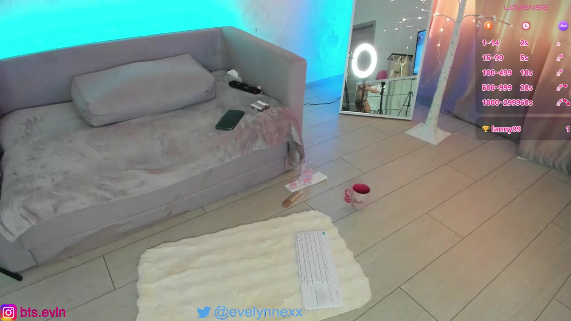Gallery image thumbnail from Eveelynnexxx's myfreecams stream on, 09/23/2024, 10:12 image 8 of 20