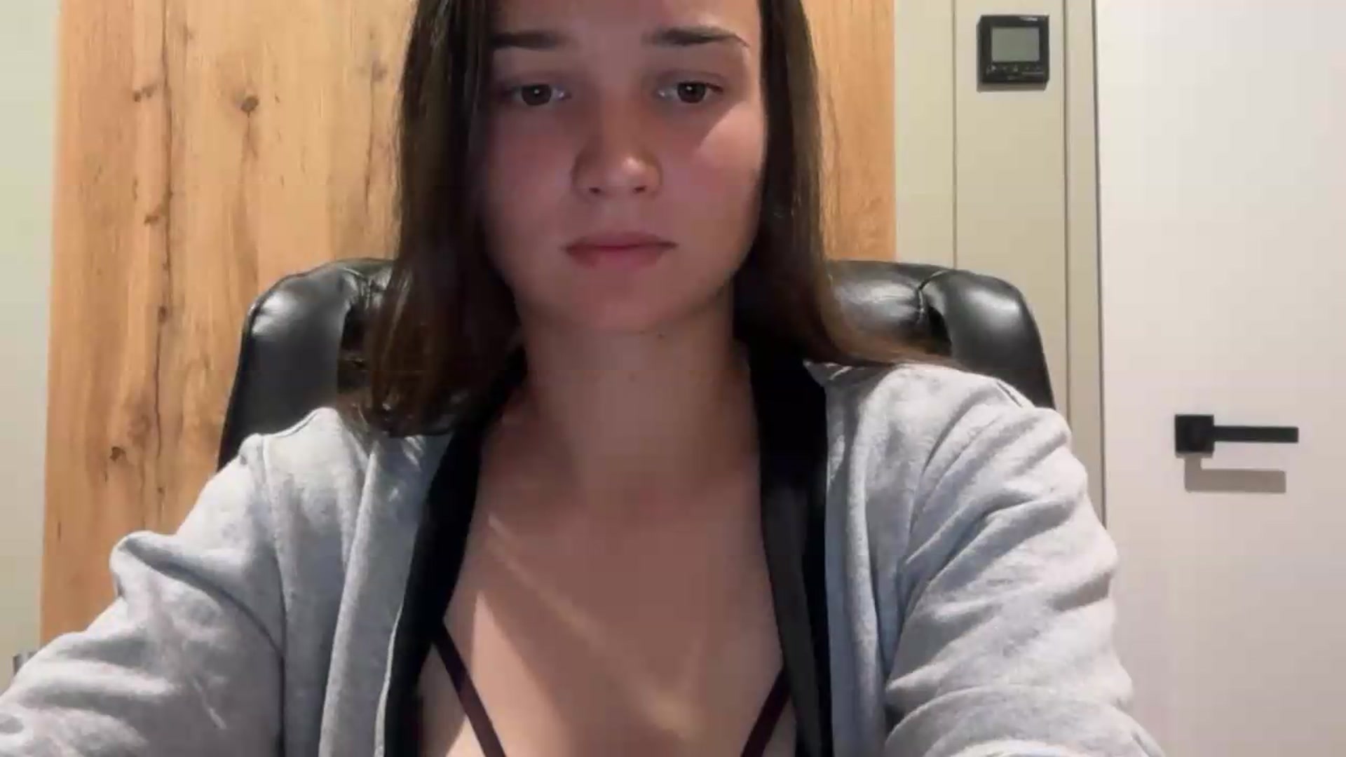 Gallery image thumbnail from EvelinaDivine's myfreecams stream on, 08/04/2026, 20:03 image 10 of 20